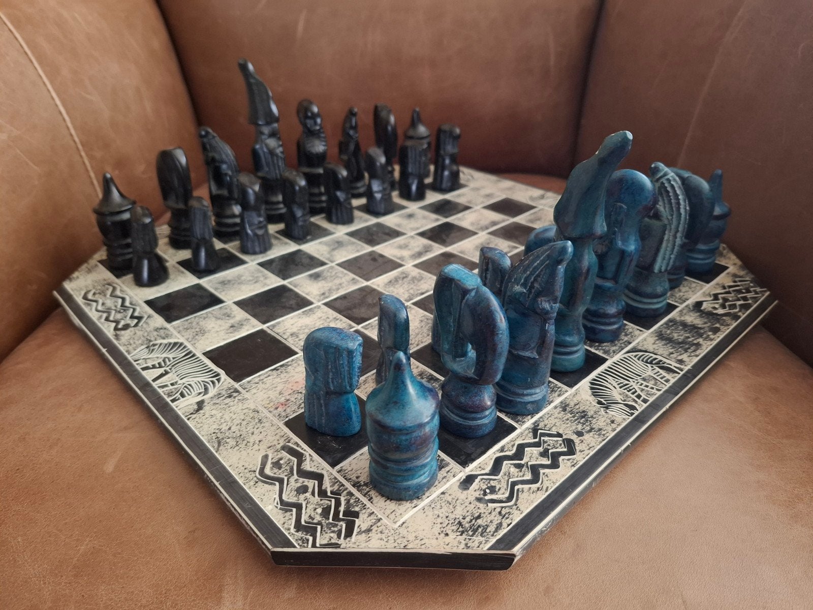 Afrikaans handgemaakt schaakspel van speksteen, Ophalen, Gebruikt