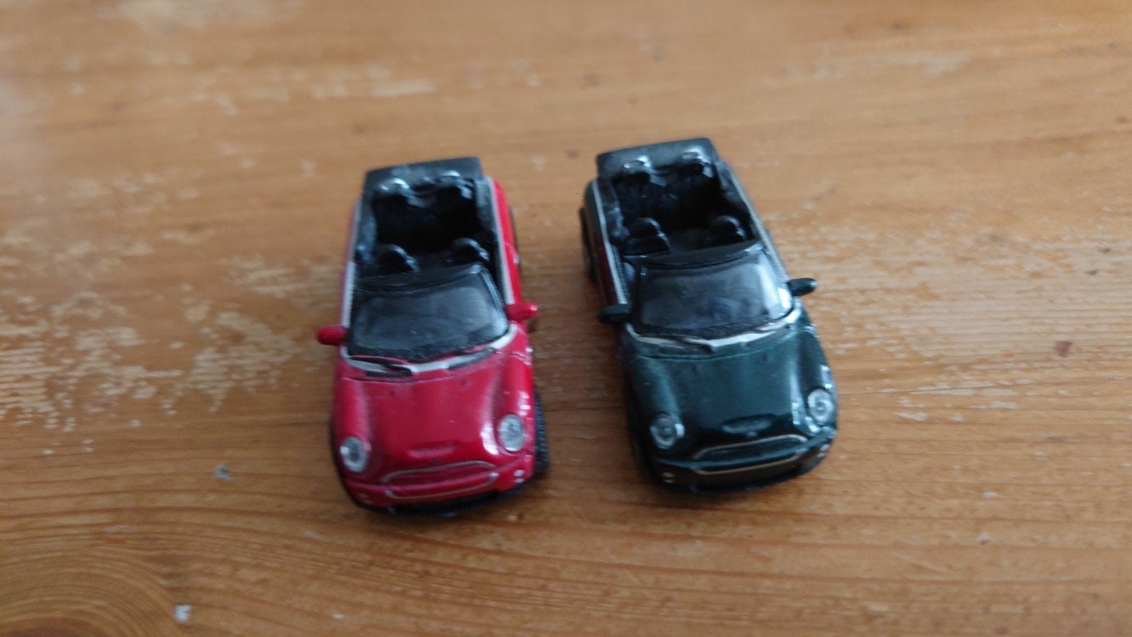 Welly 1:87 Mini Cooper Cabriolet - Rood & Zwart Set, Ophalen of Verzenden, Zo goed als nieuw, Auto, Overige merken