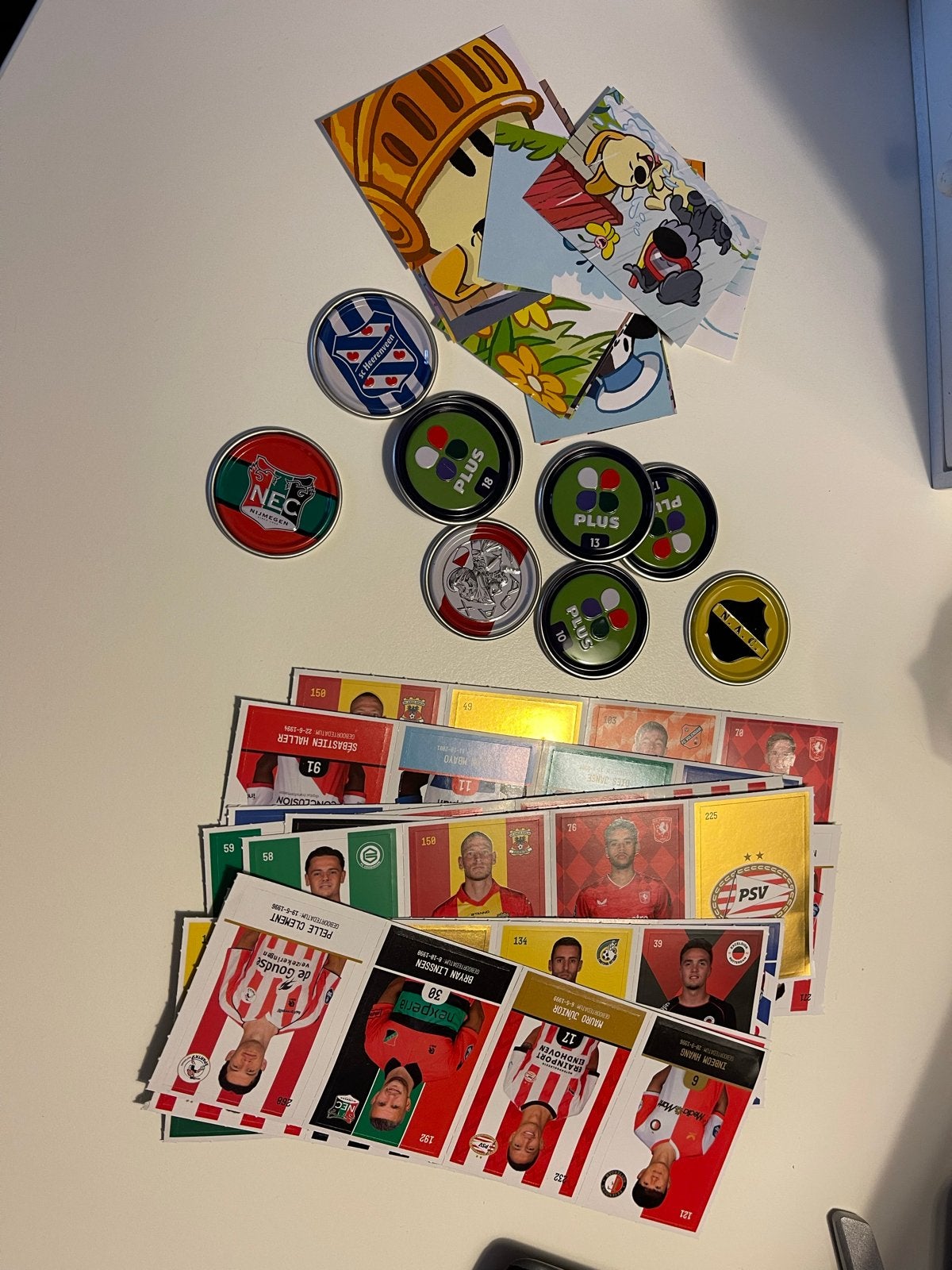 Woezel en Pip, voetbalplaatjes en Plus munten, Verzamelen, Ophalen of Verzenden, Gebruikt, Overige binnenlandse clubs, Poster, Plaatje of Sticker