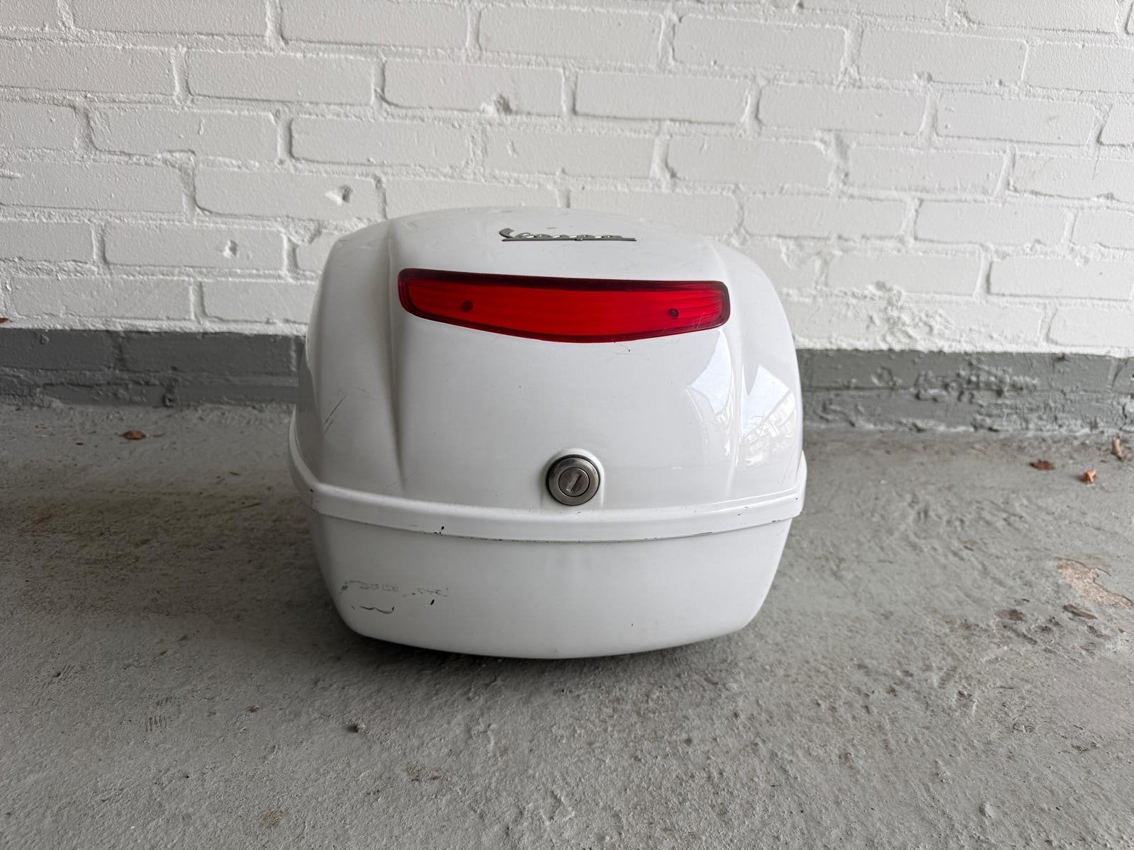 Originele Vespa LX topkoffer wit + sleutel, Ophalen of Verzenden, Gebruikt, Overige typen, Vespa
