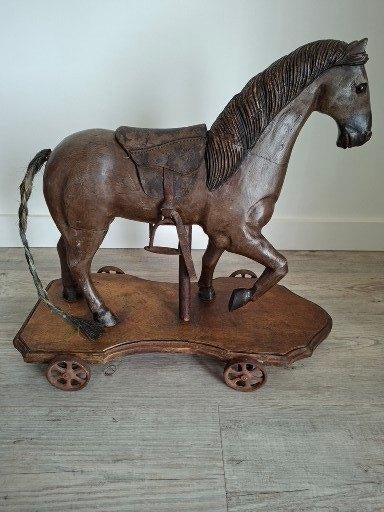 groot oud houten paard op wieltjes (506), Ophalen