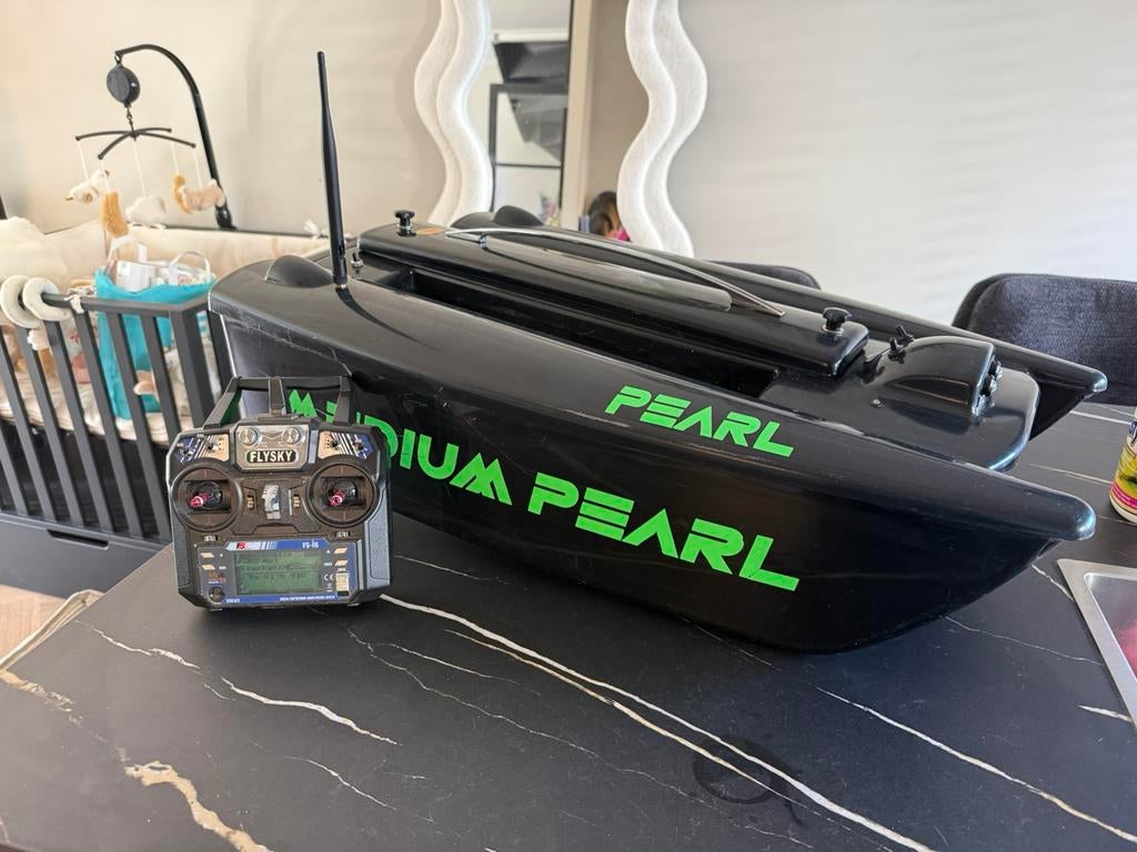Medium pearl voerboot met deeper pro + 2, Watersport en Boten, Hengelsport | Karpervissen, Ophalen of Verzenden, Zo goed als nieuw