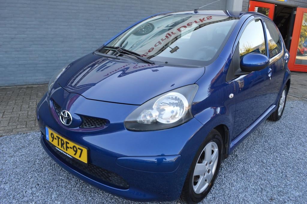 Toyota Aygo 1.0-12V + Airco 5Drs Stuurbekrachtiging Jaar Gar, Voorwielaandrijving, Stof, Gebruikt, 68 pk