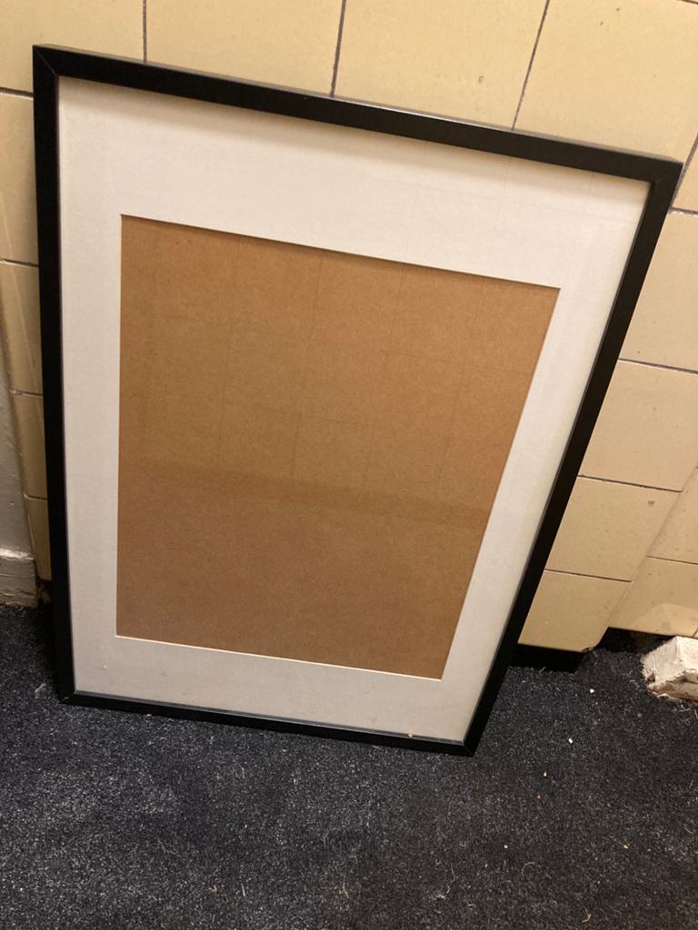 Grote lijst ikea zwart hout, Huis en Inrichting, Woonaccessoires | Lijsten, Ophalen, Gebruikt, 50 tot 75 cm, 50 tot 75 cm