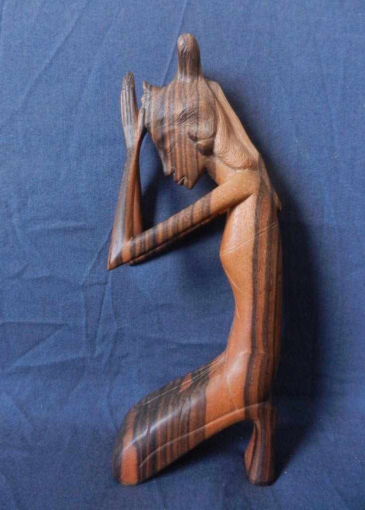 Coromandelhout geknielde biddende vrouw Java Indonesië h 25, Antiek en Kunst, Art deco, Ophalen of Verzenden, Handgemaakt, 20 - 50 cm
