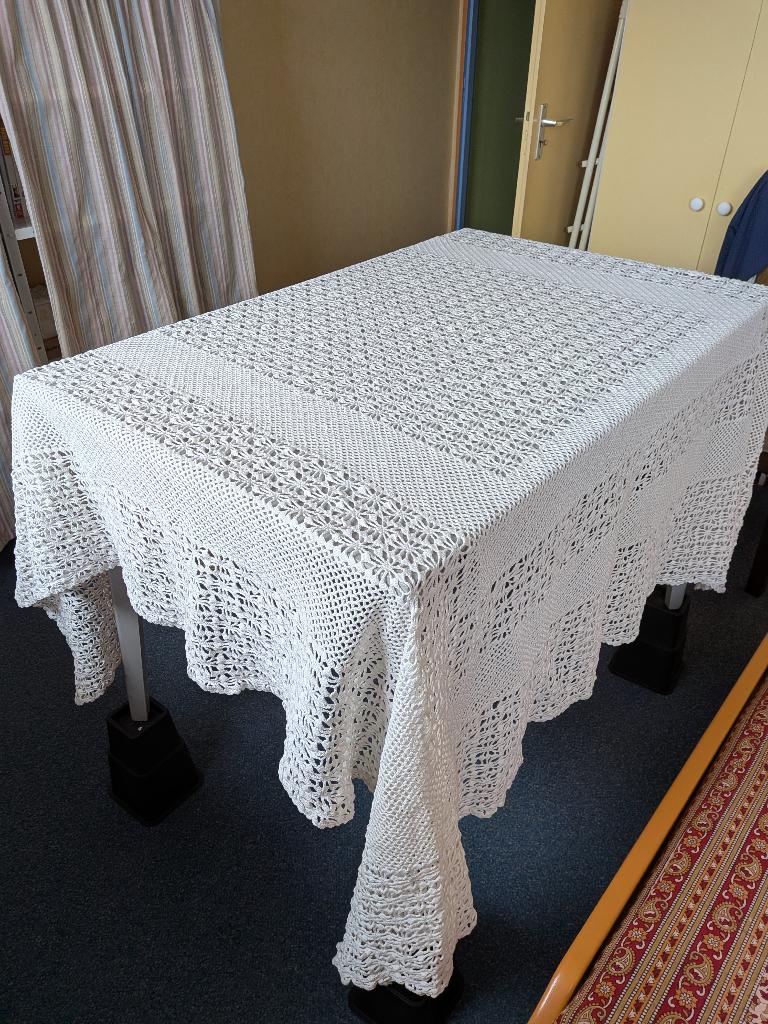 Vintage tafelkleed of sprei, Ophalen
