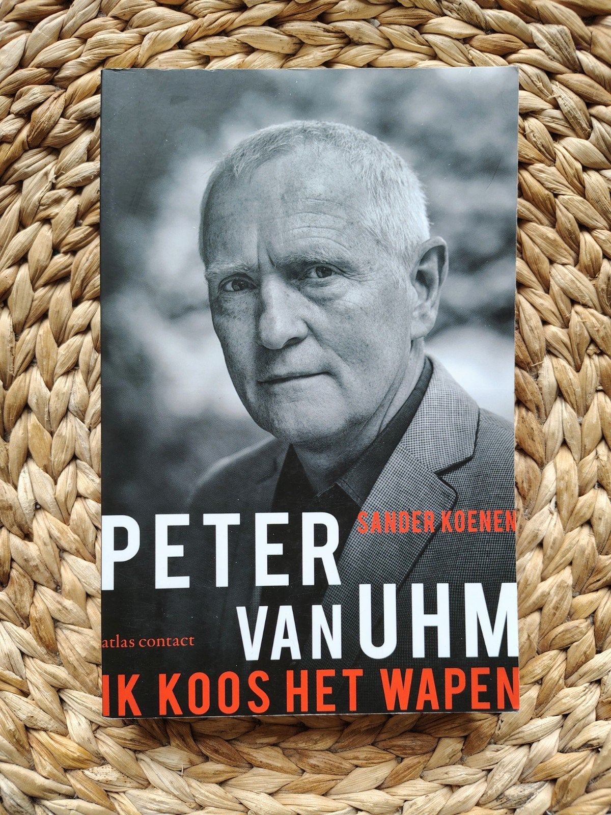 Peter van Uhm - Ik koos het wapen, Boeken, Ophalen of Verzenden, Zo goed als nieuw