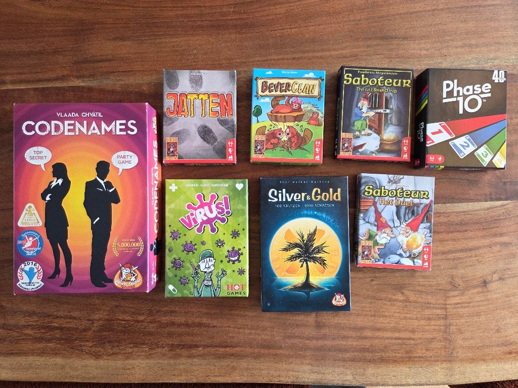 Bordspellen: codenames, jatten, silver & gold, phase10, etc, Hobby en Vrije tijd, Gezelschapsspellen | Kaartspellen, Vijf spelers of meer