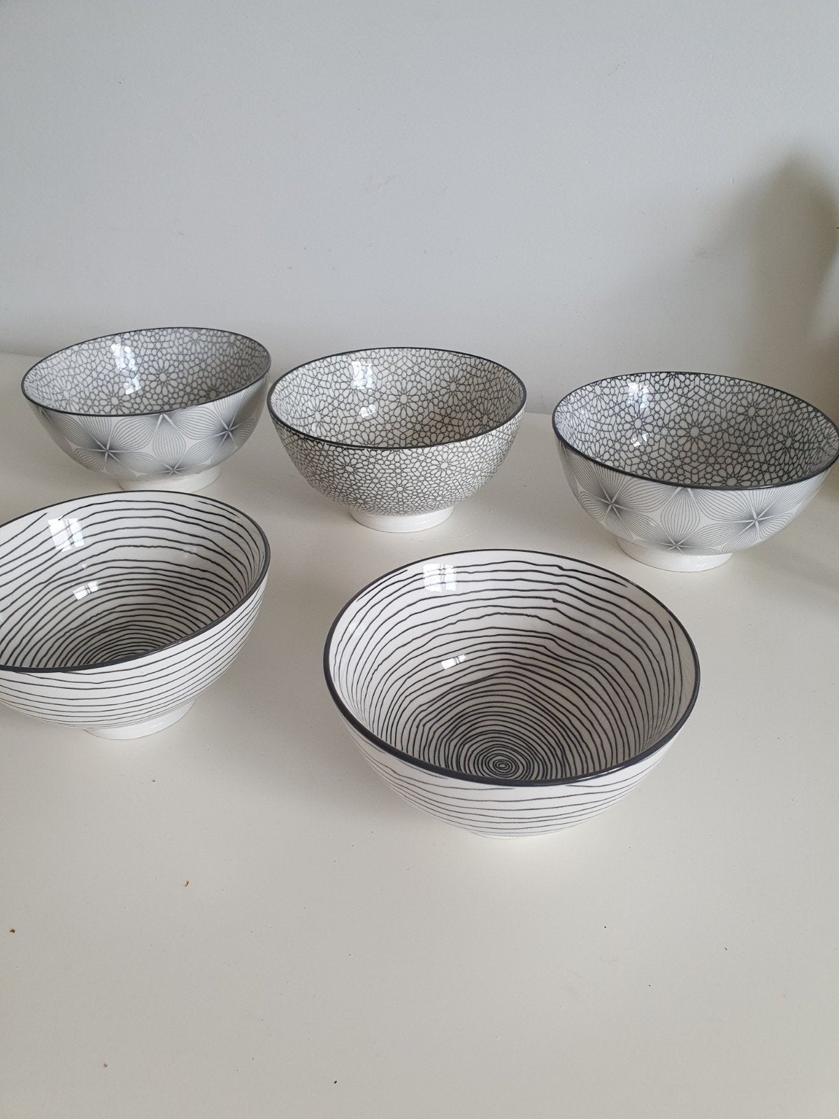 GUSTA 3 grote ( 15 cm)  en 2 (13,5) kleine kommen. Nieuw, Ophalen of Verzenden, Nieuw, Overige stijlen, Kom(men)