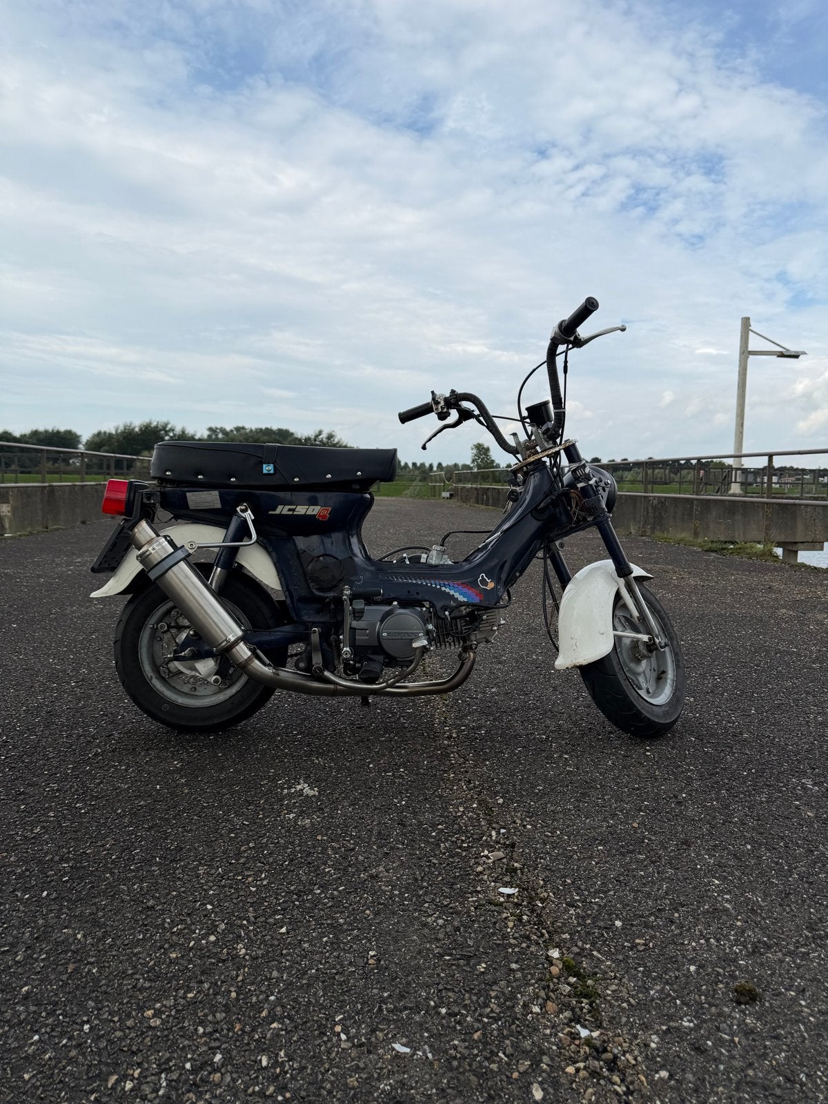 Honda Jincheng Chaly 50cc uit 1996, Fietsen en Brommers, Ophalen, Maximaal 45 km/u, Zo goed als nieuw, 4 versnellingen