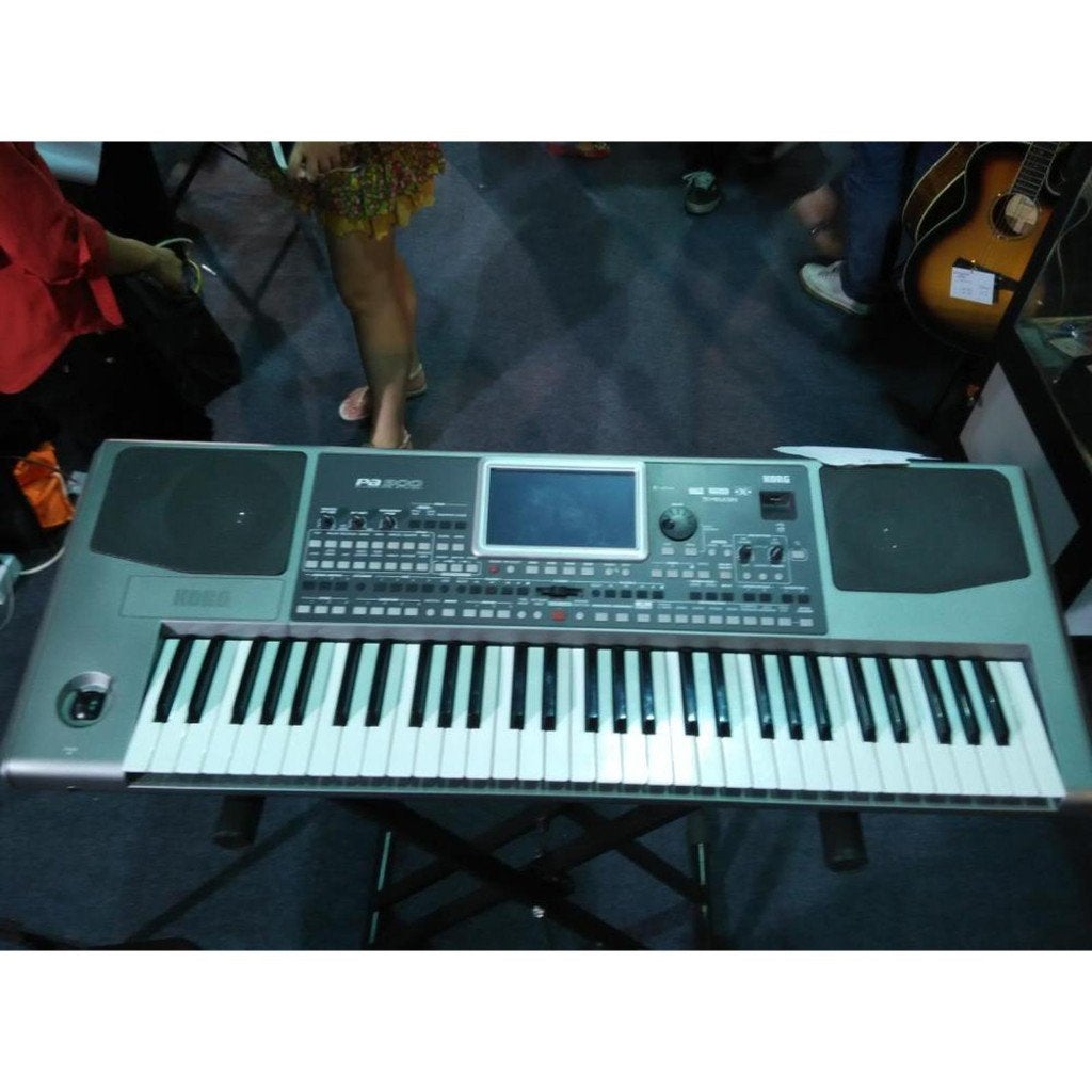 Korg pa900, Muziek en Instrumenten, Ophalen, Korg, Aanslaggevoelig, 61 toetsen