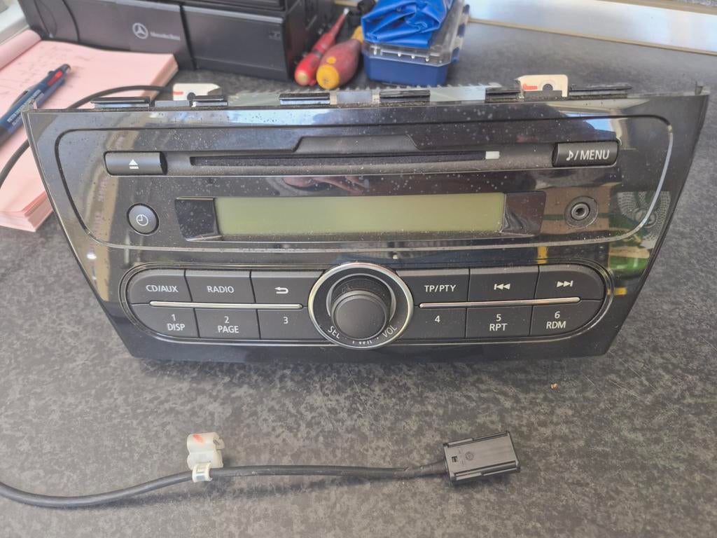 Mitsubishi radio cd usb, Auto diversen, Ophalen of Verzenden, Gebruikt