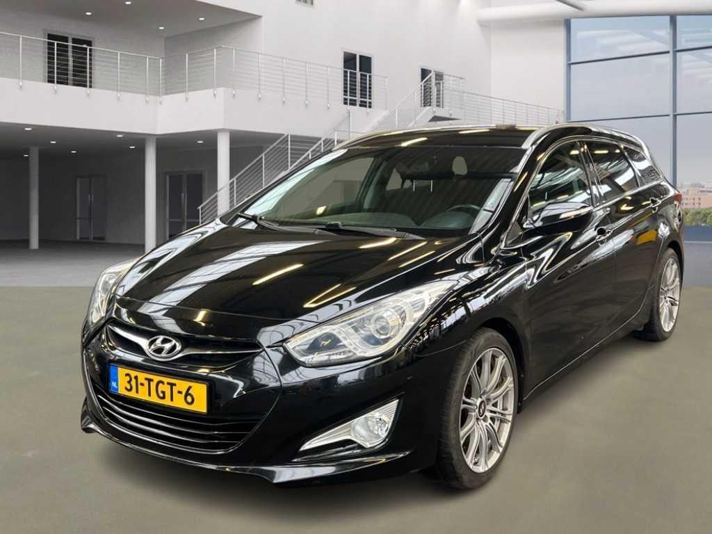 Hyundai i40 Wagon 2.0 GDI Business Edition; 31-TGT-6, Auto's, Euro 5, Achterwielaandrijving, 4 cilinders, 700 kg
