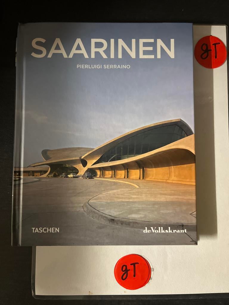 Saarinen door Pierluigi Serraino - Architectuur boek, Ophalen of Verzenden, Zo goed als nieuw, Architecten