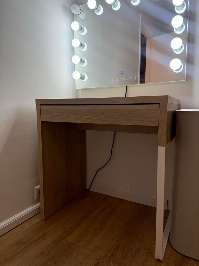 Ikea bureau zo goed als nieuw, Huis en Inrichting, Bureaus, Ophalen, Zo goed als nieuw