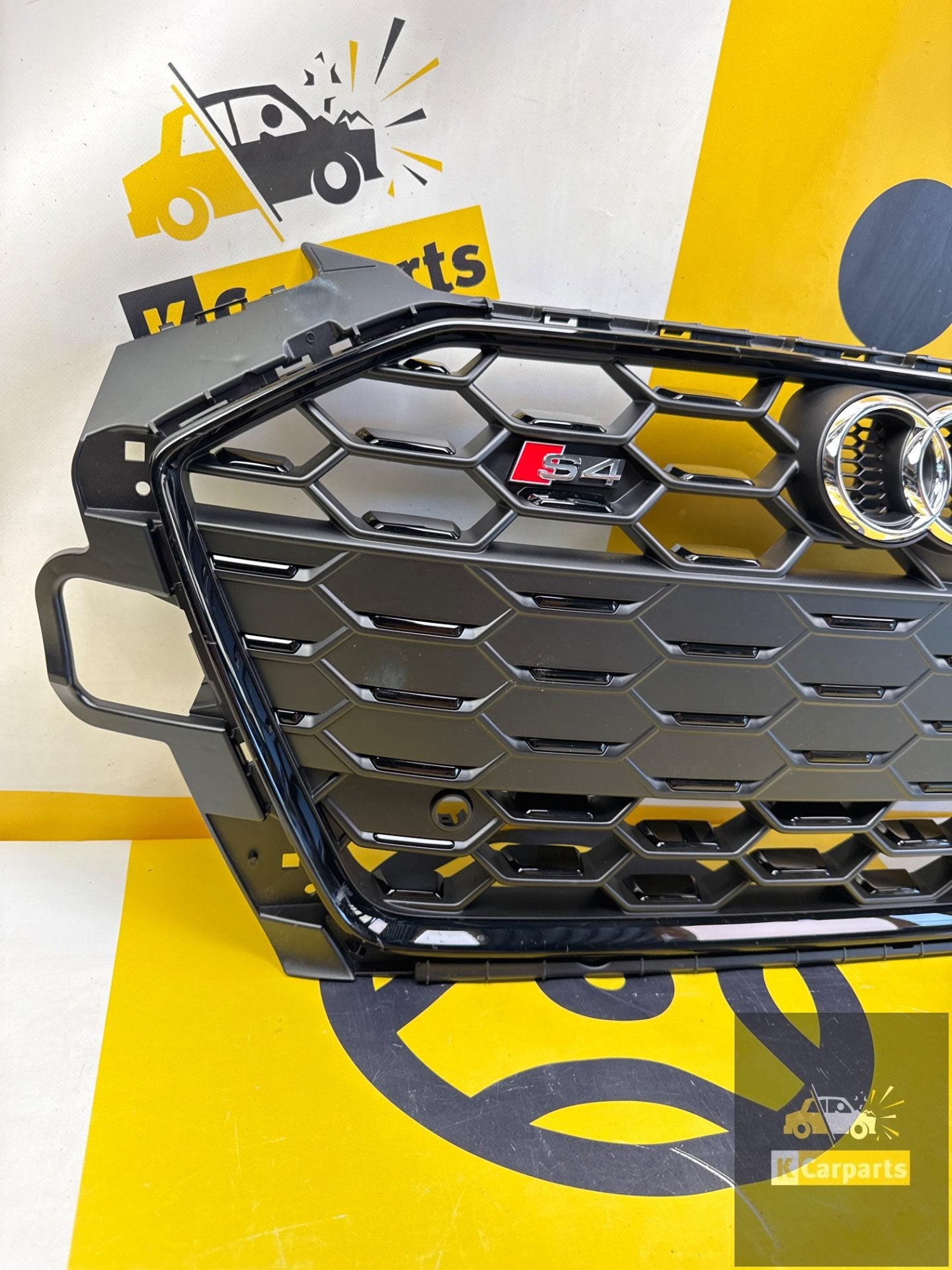 Audi A4 S4 B9 GRILL 8W0853651DM Grill Origineel, Gebruikt, Voor, AUDI AG, Auto-Union-Strasse 1
85045  Ingolstadt, DE