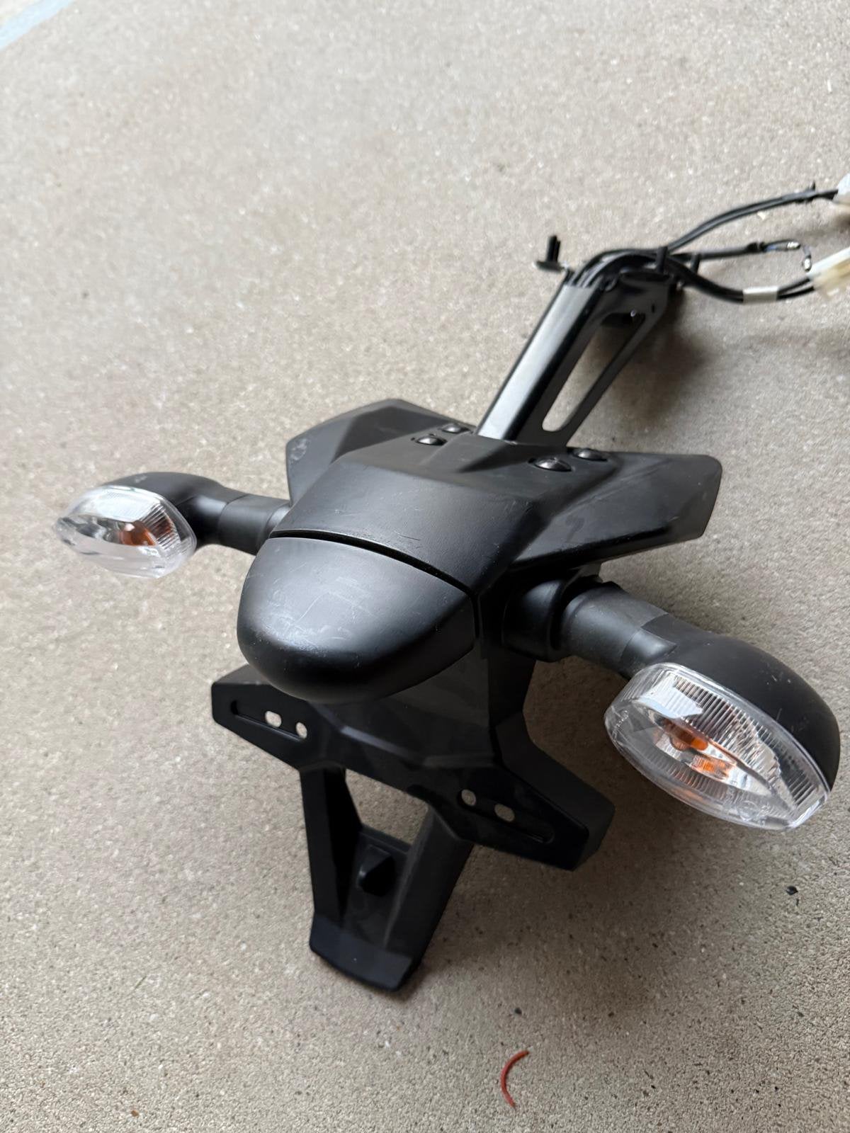 Kentekenplaat/ knipperlichten Yamaha mt09, Ophalen