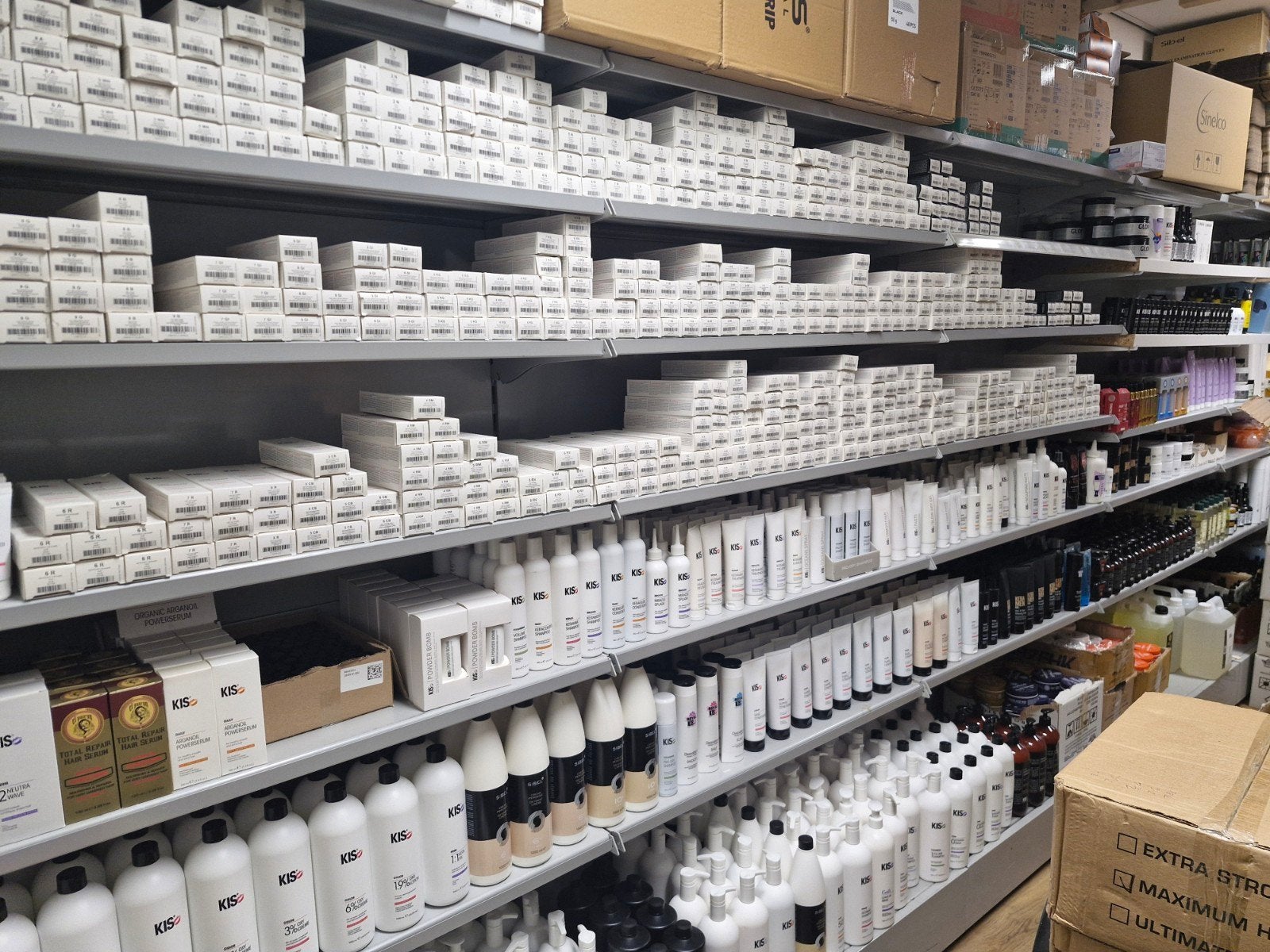 Grote voorraad haarverzorgingsproducten en haarkleuring, Ophalen of Verzenden, Nieuw, Haarverzorger of -hersteller