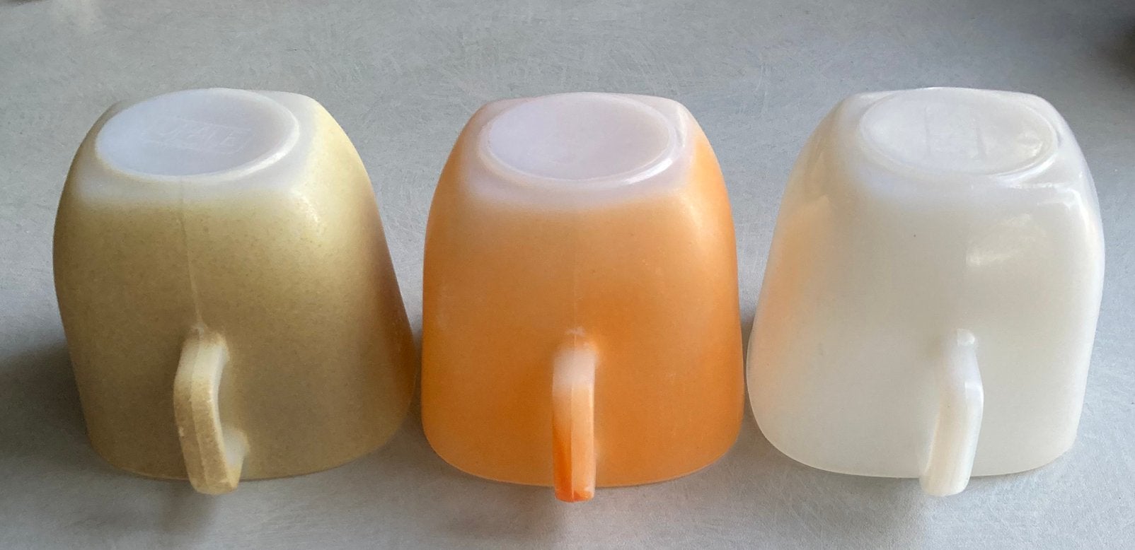 3 Oude Opale France Bekers met Oor Glas, Ophalen