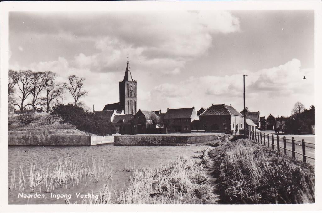 Naarden. Ingang Vesting.  **, Verzamelen, Ansichtkaarten | Nederland, Verzenden, 1940 tot 1960, Ongelopen, Noord-Holland