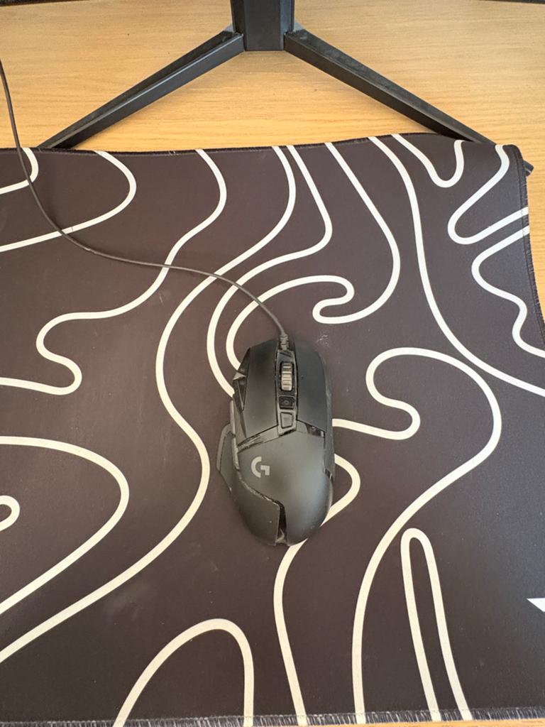 Logitech G502 HERO Gaming Muis - Bedraad, met gewichtjes, Rechtshandig, Muis, Gebruikt, Gaming muis