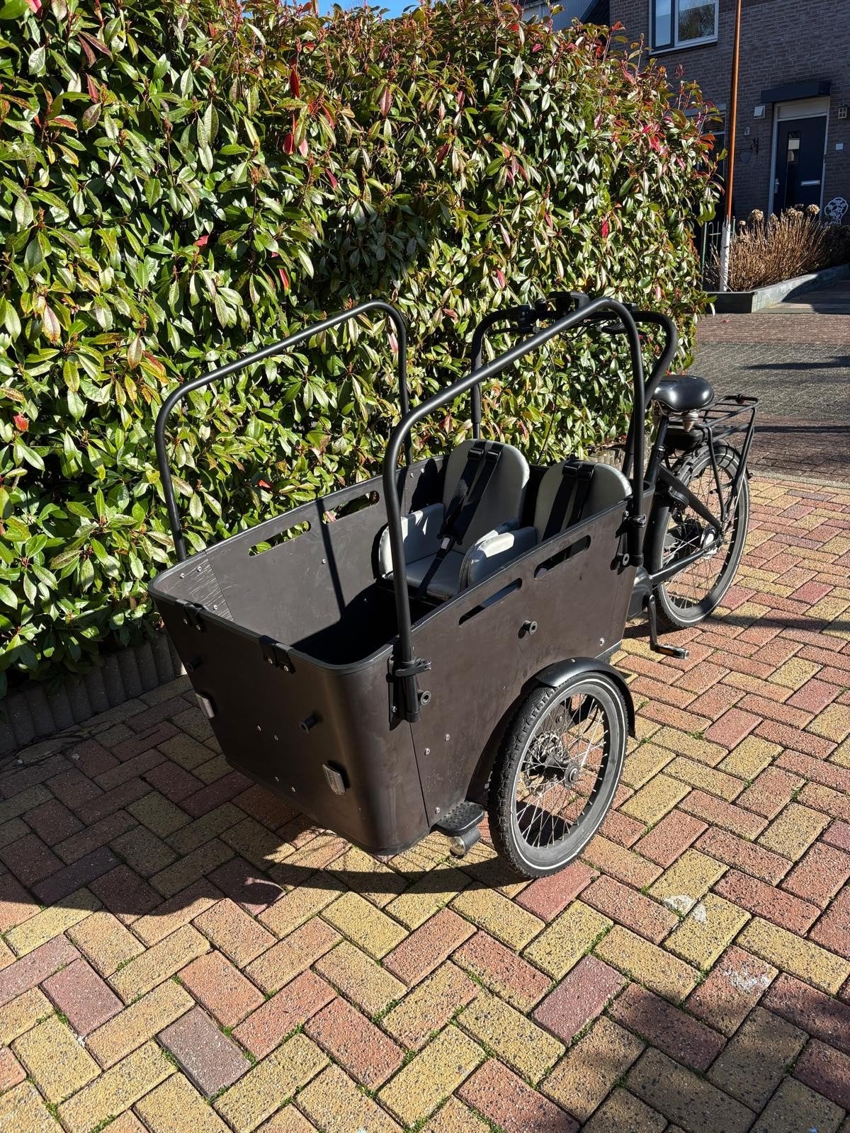 Vogue Bakfiets met huif en twee zitjes, 4 kinderen of meer, Gebruikt, Elektrisch, Schijfrem