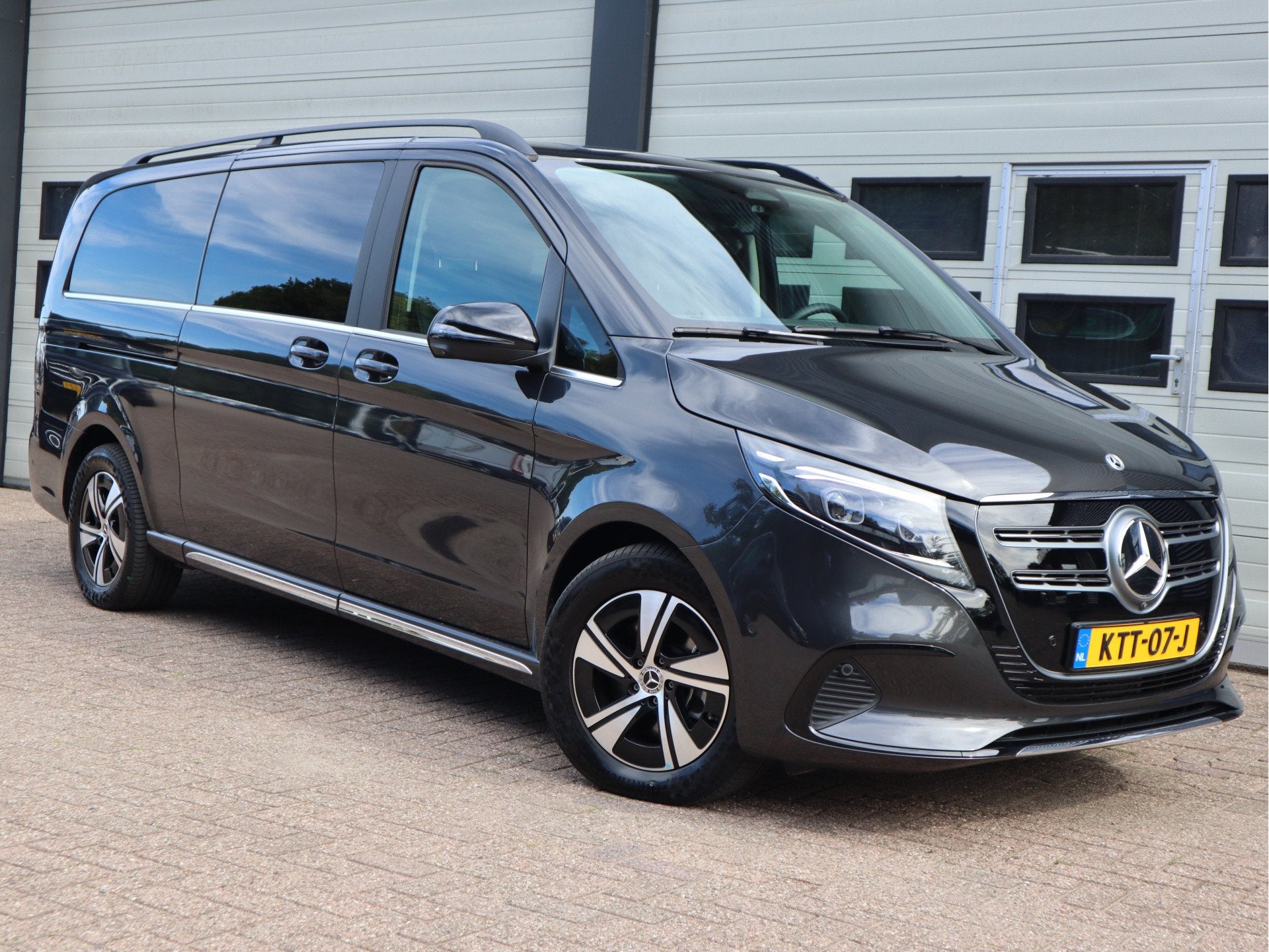 Mercedes-Benz EQV 300 L3 Extra lang - 7 Persoons - Avantgard, Auto's, Bestelauto's, Gebruikt, 7 stoelen, Te koop, BTW verrekenbaar