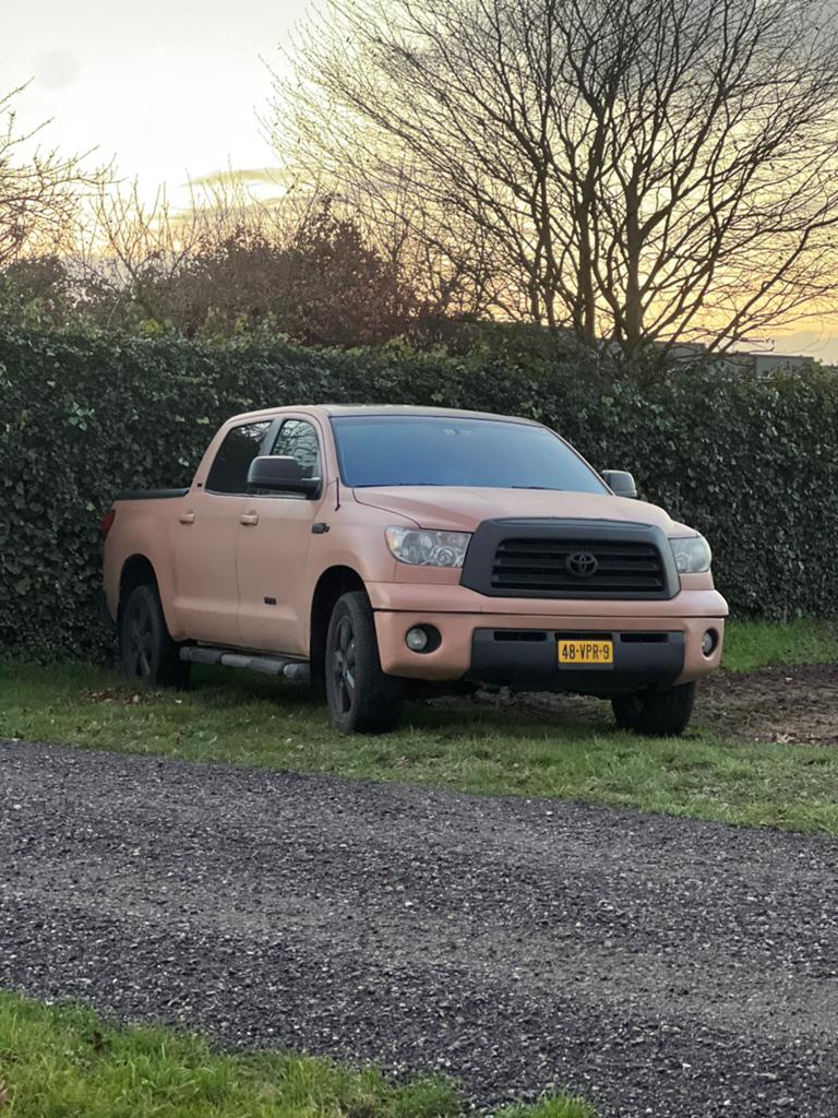 Toyota tundra 5.7 V8 / apk tot 02-2027 / panoramadak, Auto's, Automaat, 3500 kg, 8 cilinders, Particulier