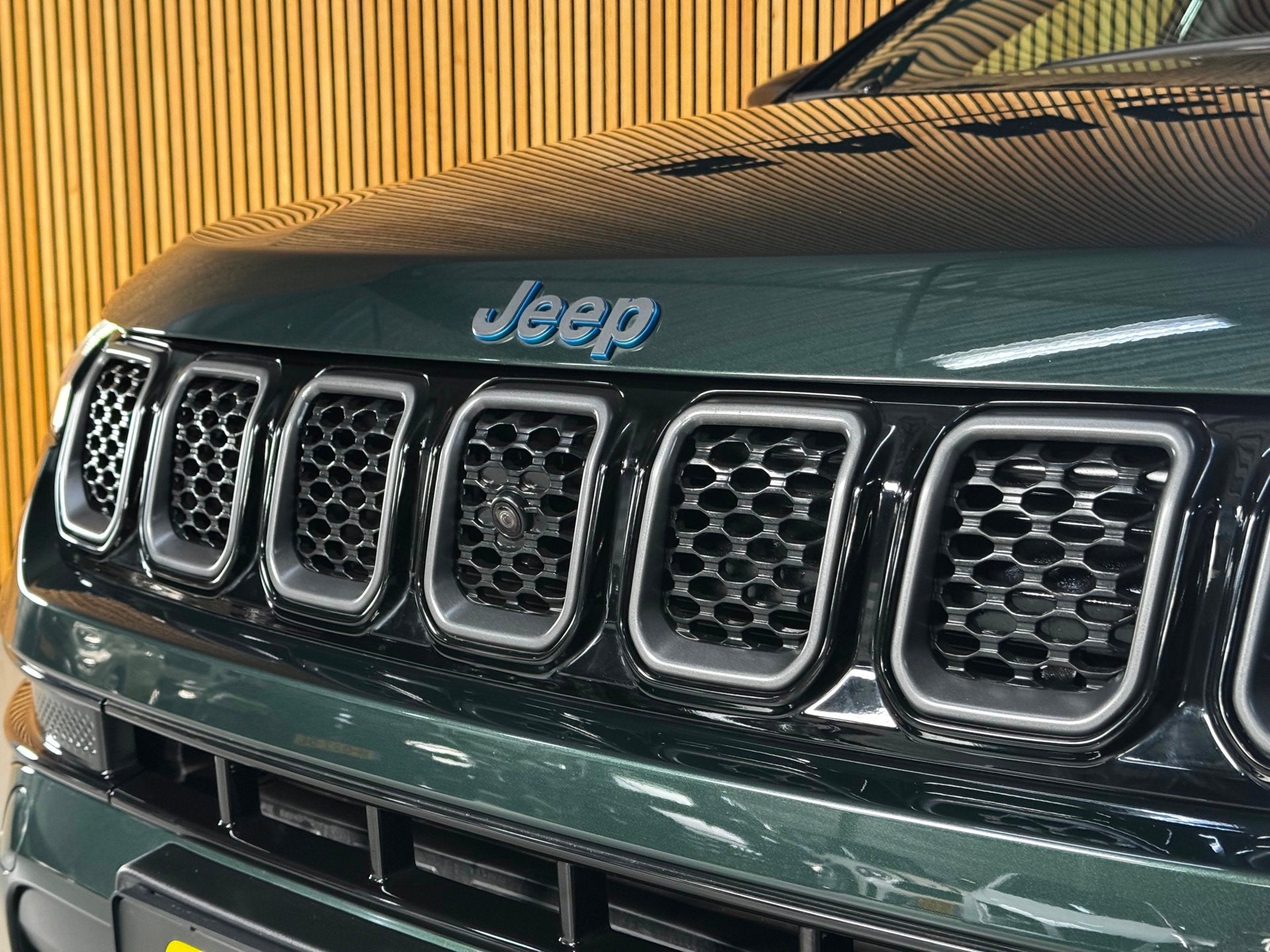Jeep Compass 4xe 240 Plug-in Hybrid Electric S PANO|ALPINE S, Auto's, Automaat, Dealer onderhouden, Zwart, 4 cilinders