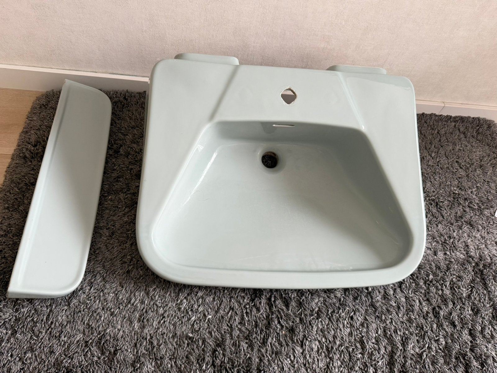 Wastafel 65 cm met planchet, Huis en Inrichting, Badkamer | Badkamermeubels, Ophalen, 50 tot 100 cm, Zo goed als nieuw, Minder dan 100 cm