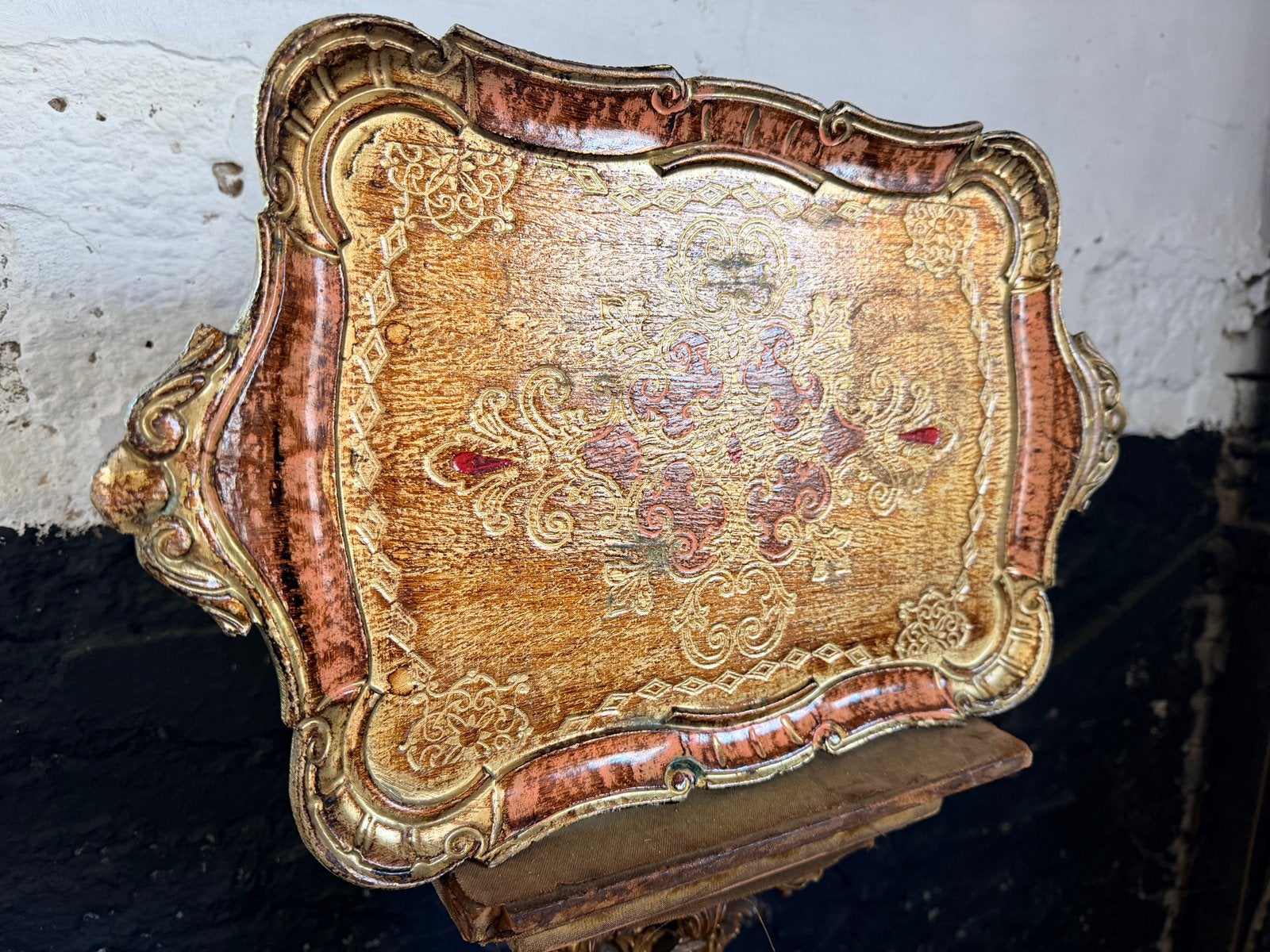 Vintage Ventiaans Florentijns dienbld goud bordeaux rood, Ophalen of Verzenden, Gebruikt, Rechthoekig