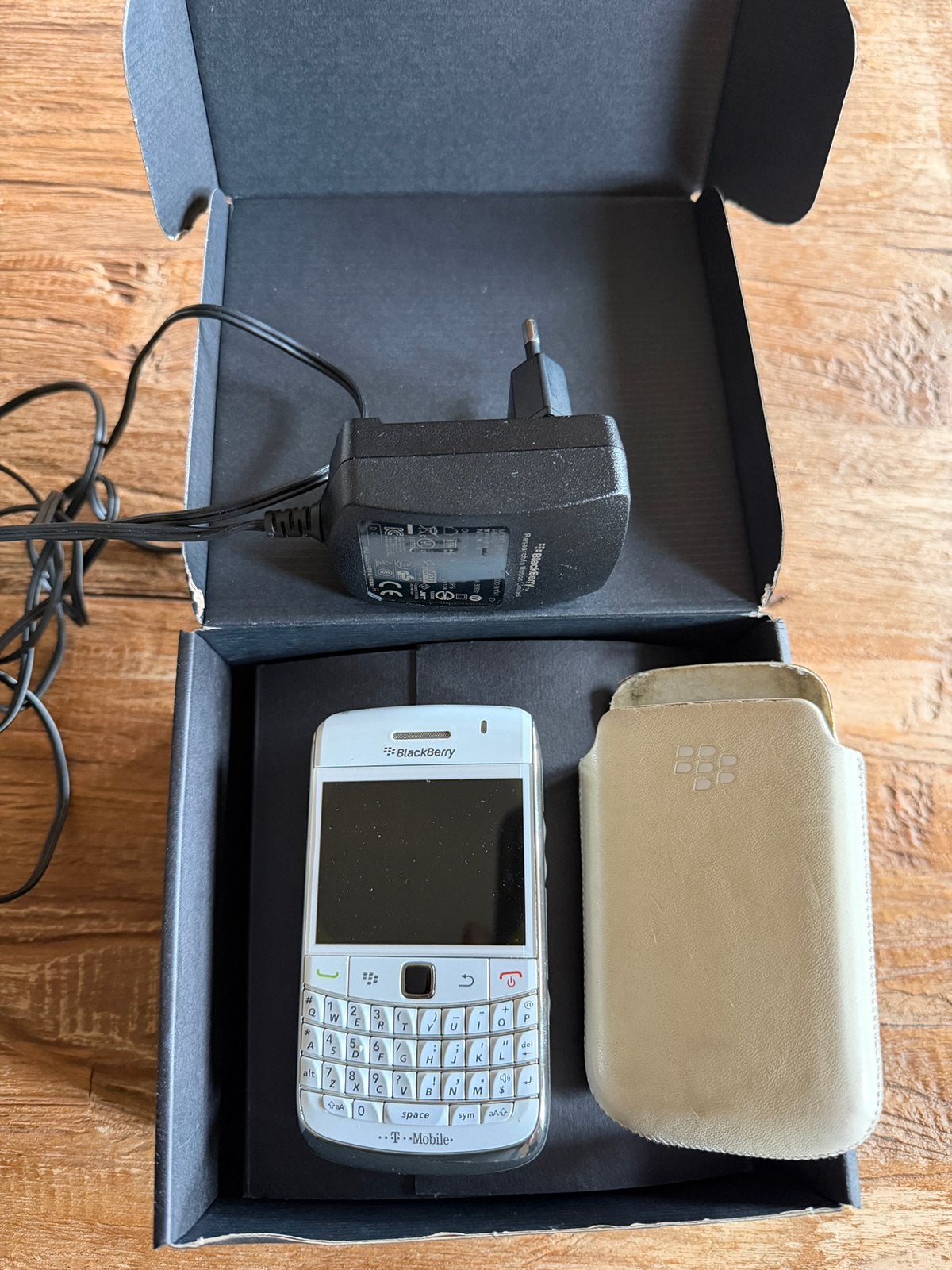 Black Berry Bold 9700, Telecommunicatie, Mobiele telefoons | Blackberry, Ophalen of Verzenden, Gebruikt, Wit, Zonder abonnement