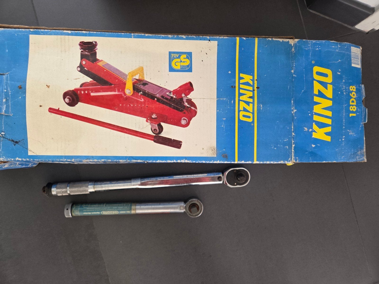 Kinzo Hydraulische Garagekrik met Momentsleutels, Ophalen of Verzenden, Gebruikt, Hydraulisch, Garagekrik