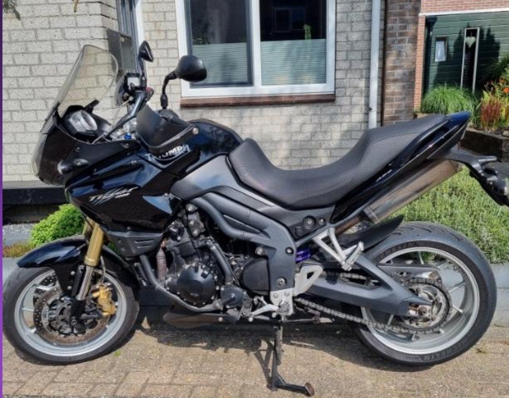 Triumph Tiger 1050 uit 2007 - Klaar voor de weg!, Particulier, Toermotor