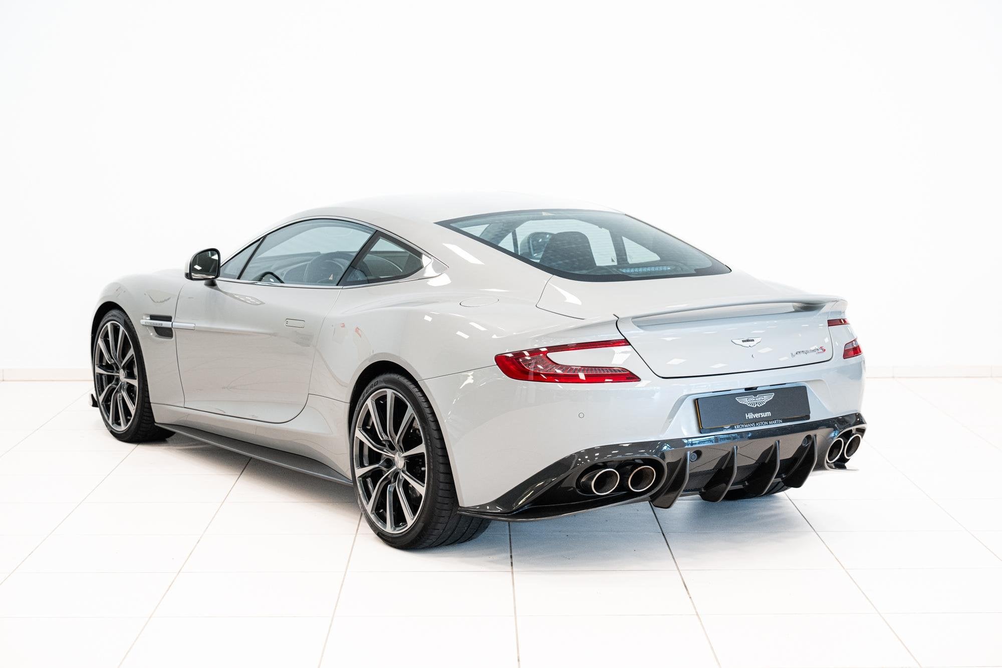 Aston Martin Vanquish S | Out of Range Paint | Carbon Fibre, Auto's, Aston Martin, Automaat, LED verlichting, Achterwielaandrijving