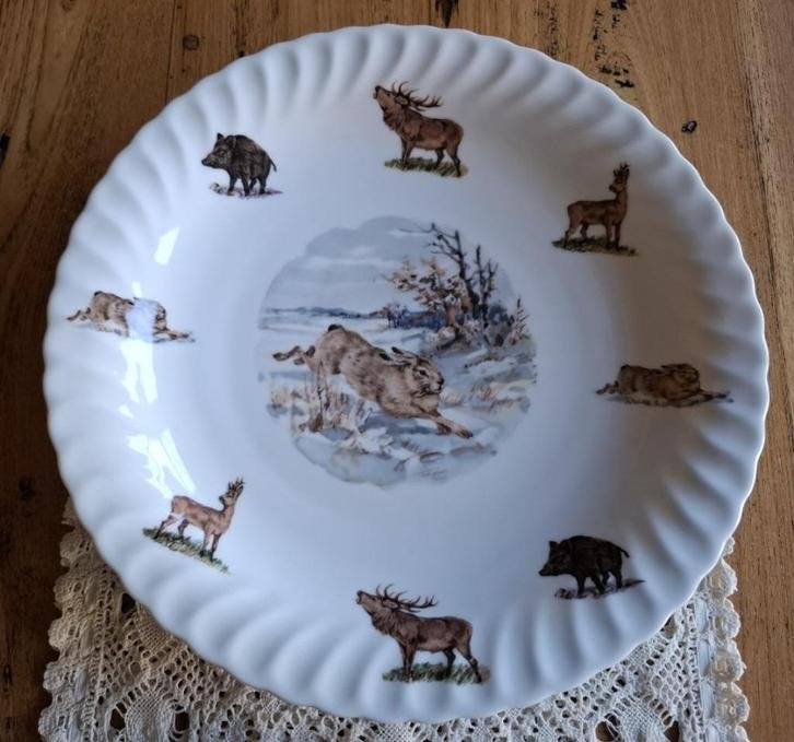Grote schaal met konijn, wild, everzwijn, hert, eland, Gebruikt, -, -, Ophalen of Verzenden