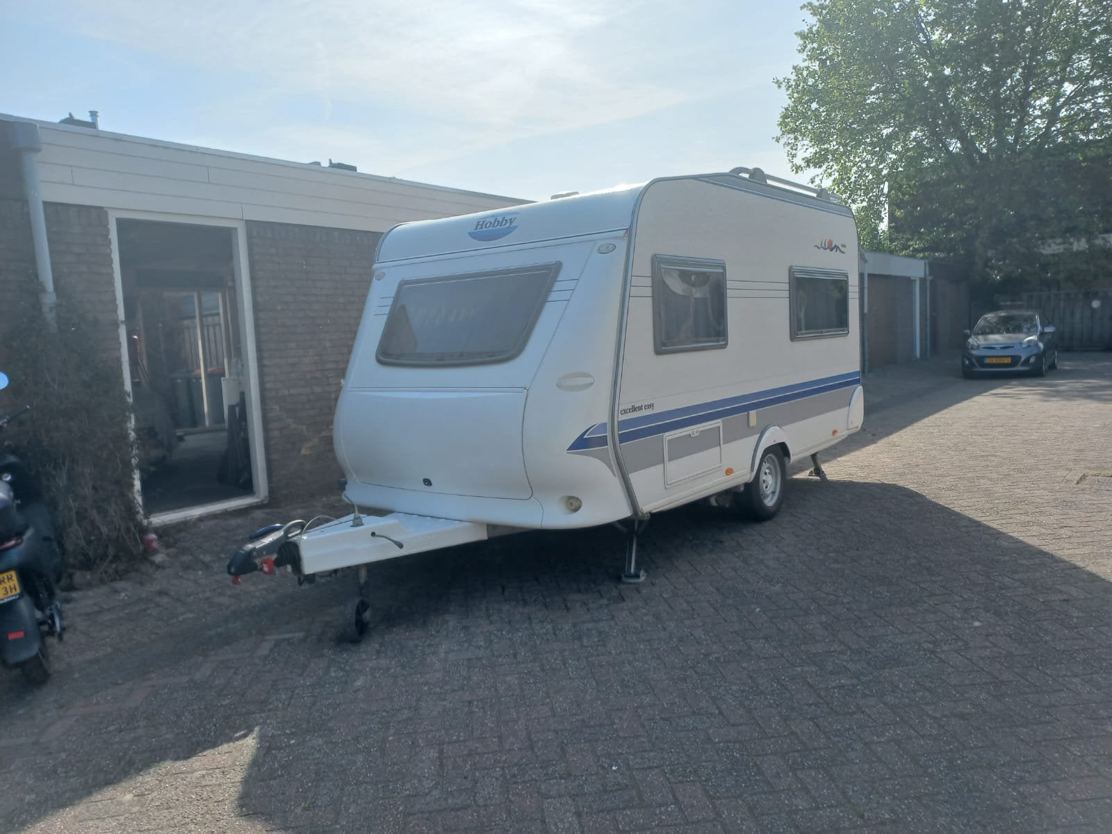 Hobby Excellent Easy 400 caravan, Caravans en Kamperen, Ringverwarming, Hobby, Omvormbare zithoek, Treinzit