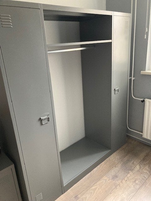 Locker hang-legkast--Metalen kledingkast--Industrieel-grijs, Ophalen, Zo goed als nieuw, Industrieél