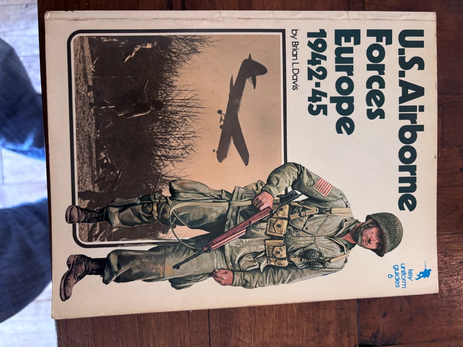U.S. Airborne Forces Europe 1942-45 & U.S. Army Combat Equip, Ophalen of Verzenden, Tweede Wereldoorlog, Gelezen, Landmacht