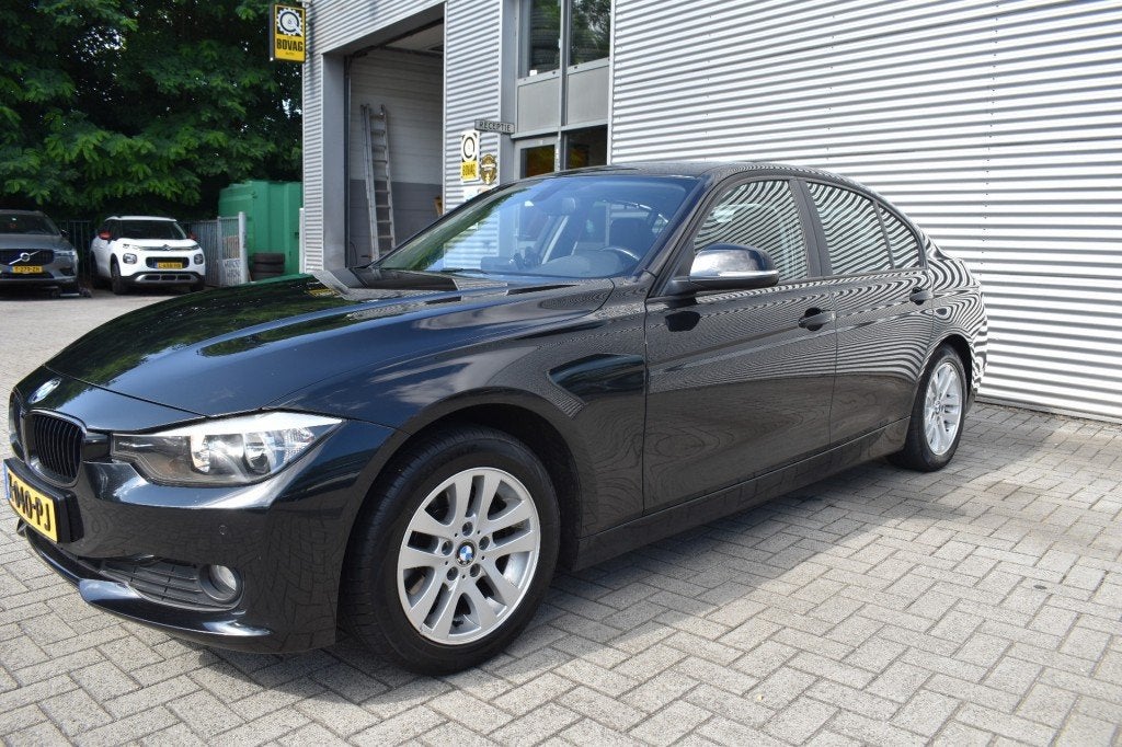 Bmw 3-SERIE 316I HIGH EXECUTIVE  / AUTOMAAT / APK 3-2027 / M, Automaat, 4 cilinders, Zwart, 3-Serie