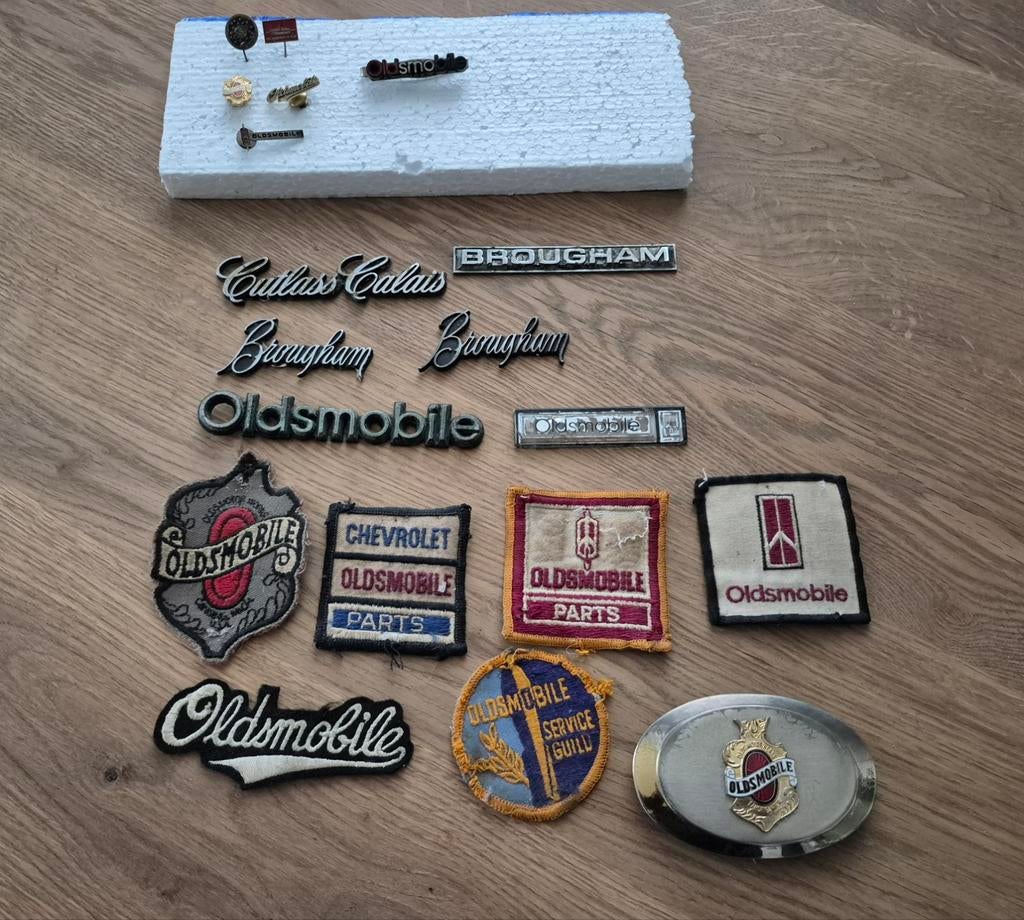 Diversen Oldsmobile Pins Emblemen Speldjes Buckle, Ophalen of Verzenden, Gebruikt, Overige onderwerpen