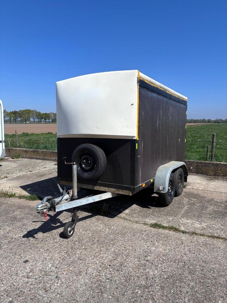 Aanhang wagen, Ophalen, Zo goed als nieuw