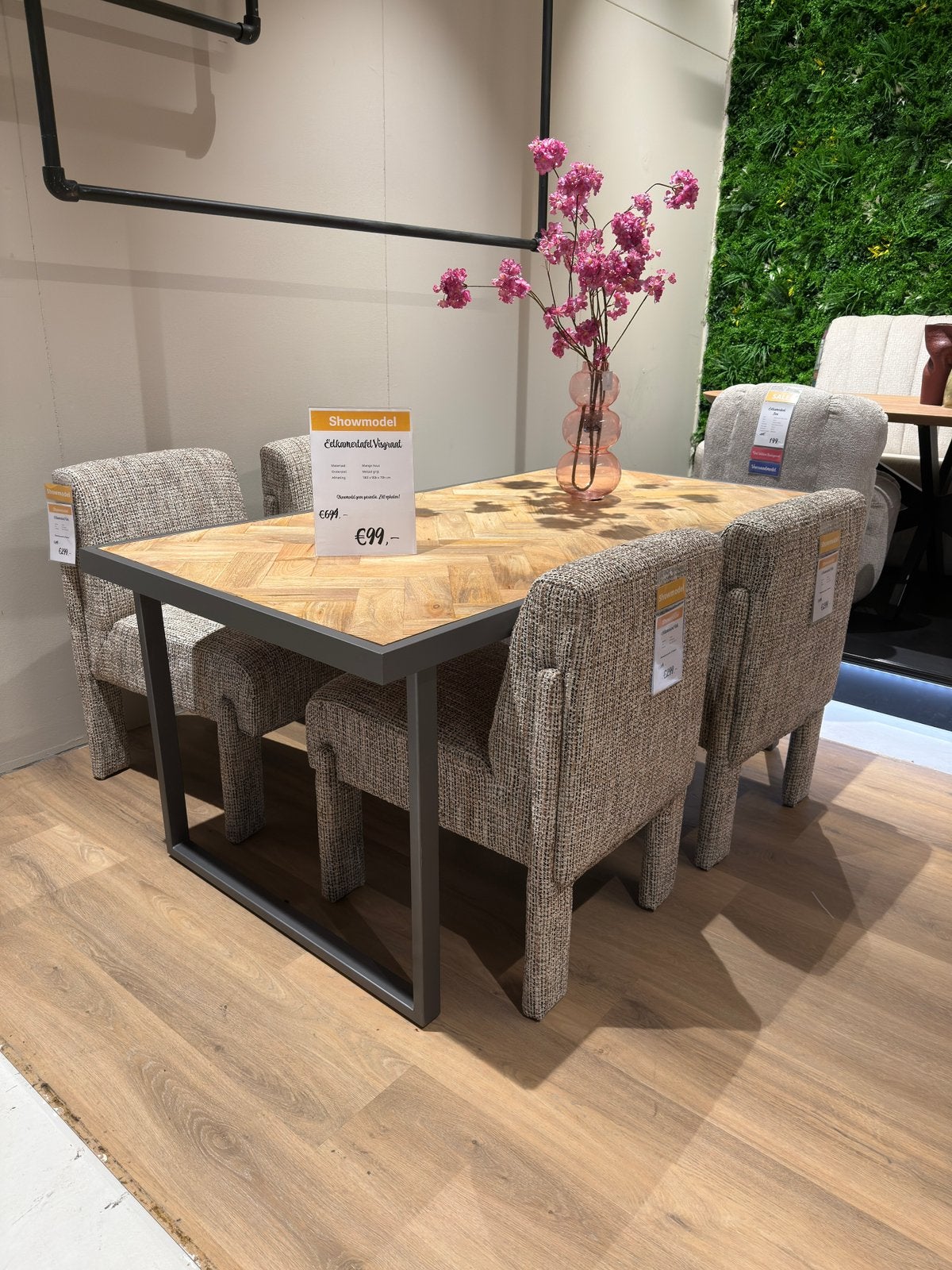 Showmodel Eettafel Visgraat Mango Blad, Ophalen, 100 tot 150 cm, Rond, 50 tot 100 cm