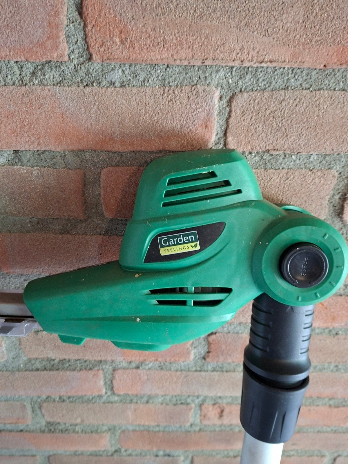 In hoogte verstelbare heggenschaar - Garden Feelings, Ophalen, Gebruikt, Elektrisch, Garden Feelings