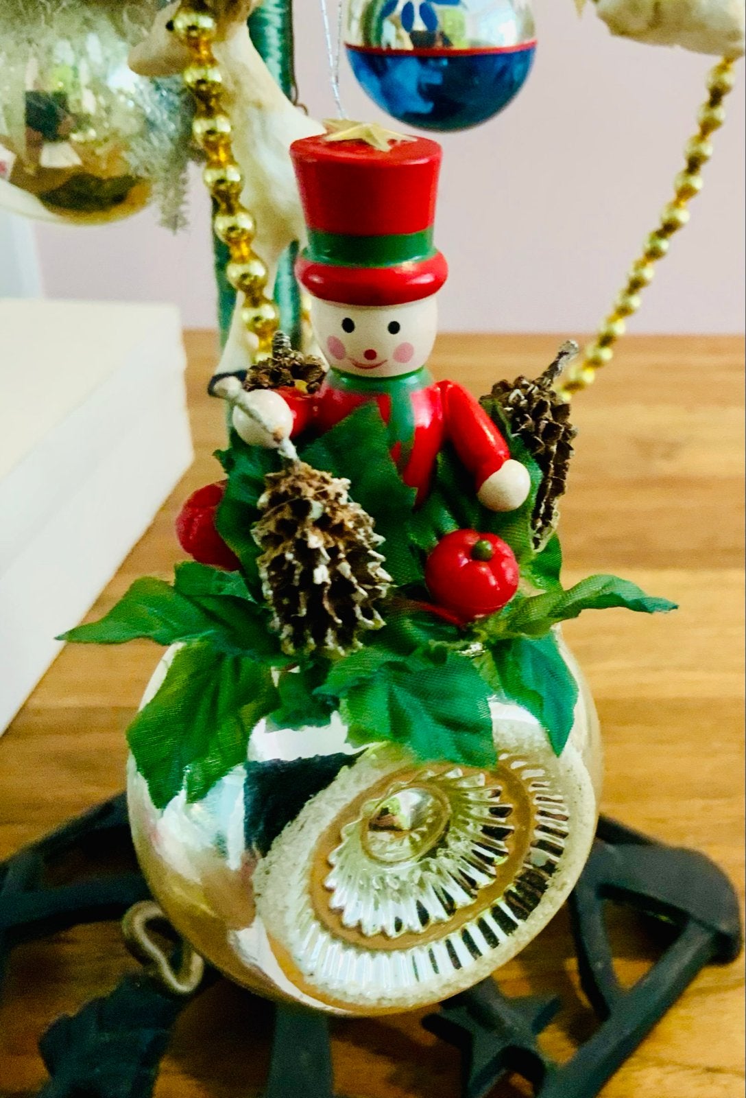 Vintage kerstbal jaren 50  Deuk reflector bal gesuikerd., Ophalen of Verzenden