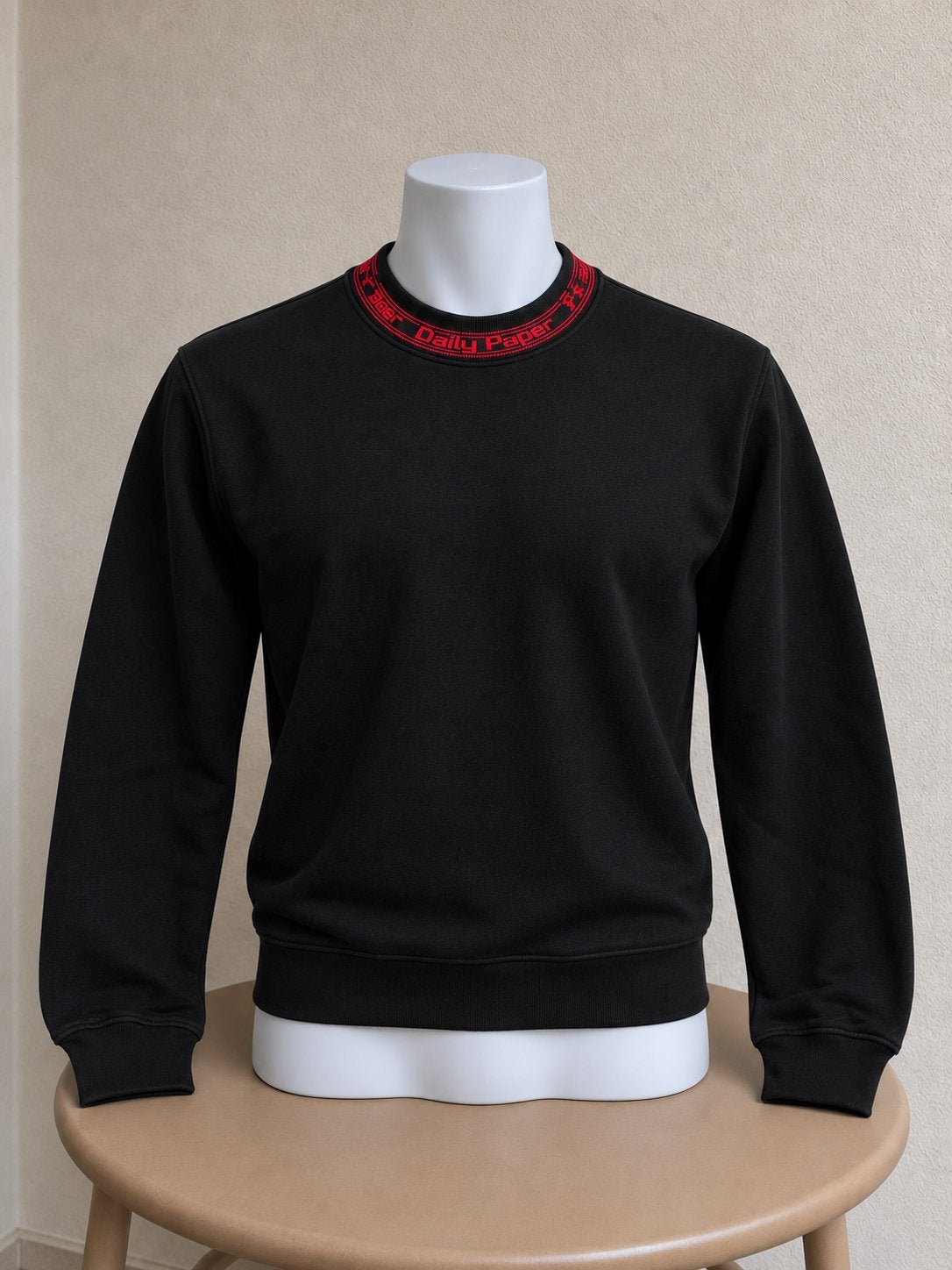 Daily Paper sweater zwart met rood logo, Kleding | Heren, Truien en Vesten, Ophalen of Verzenden, Zo goed als nieuw, Zwart