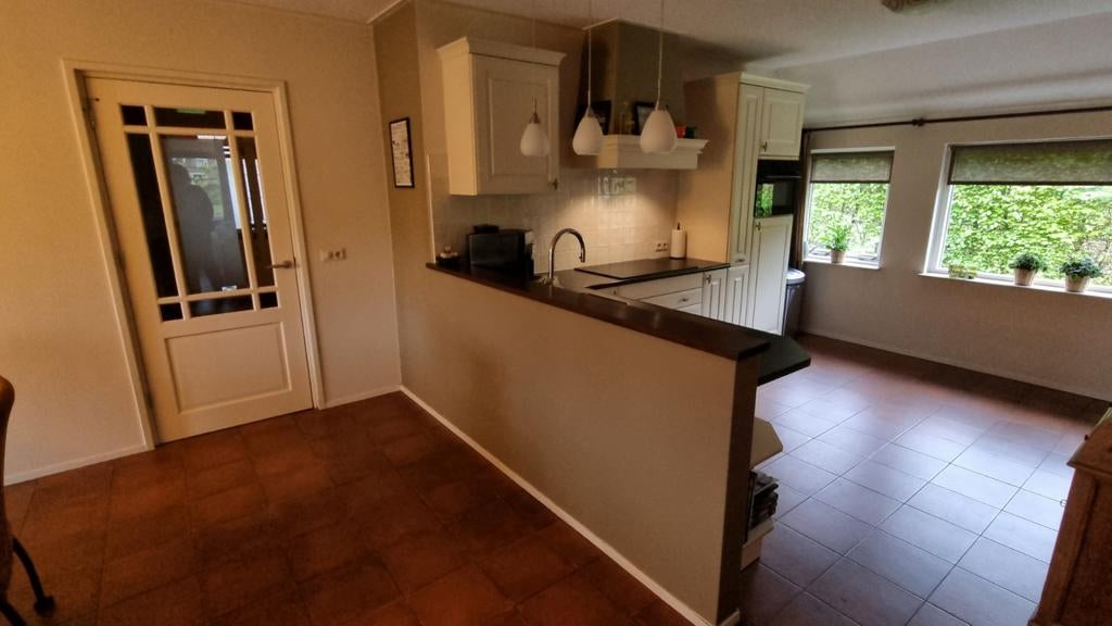 Moderne Hoekkeuken met Inbouwapparatuur, Gebruikt, Overige materialen, Wit, Hoekkeuken