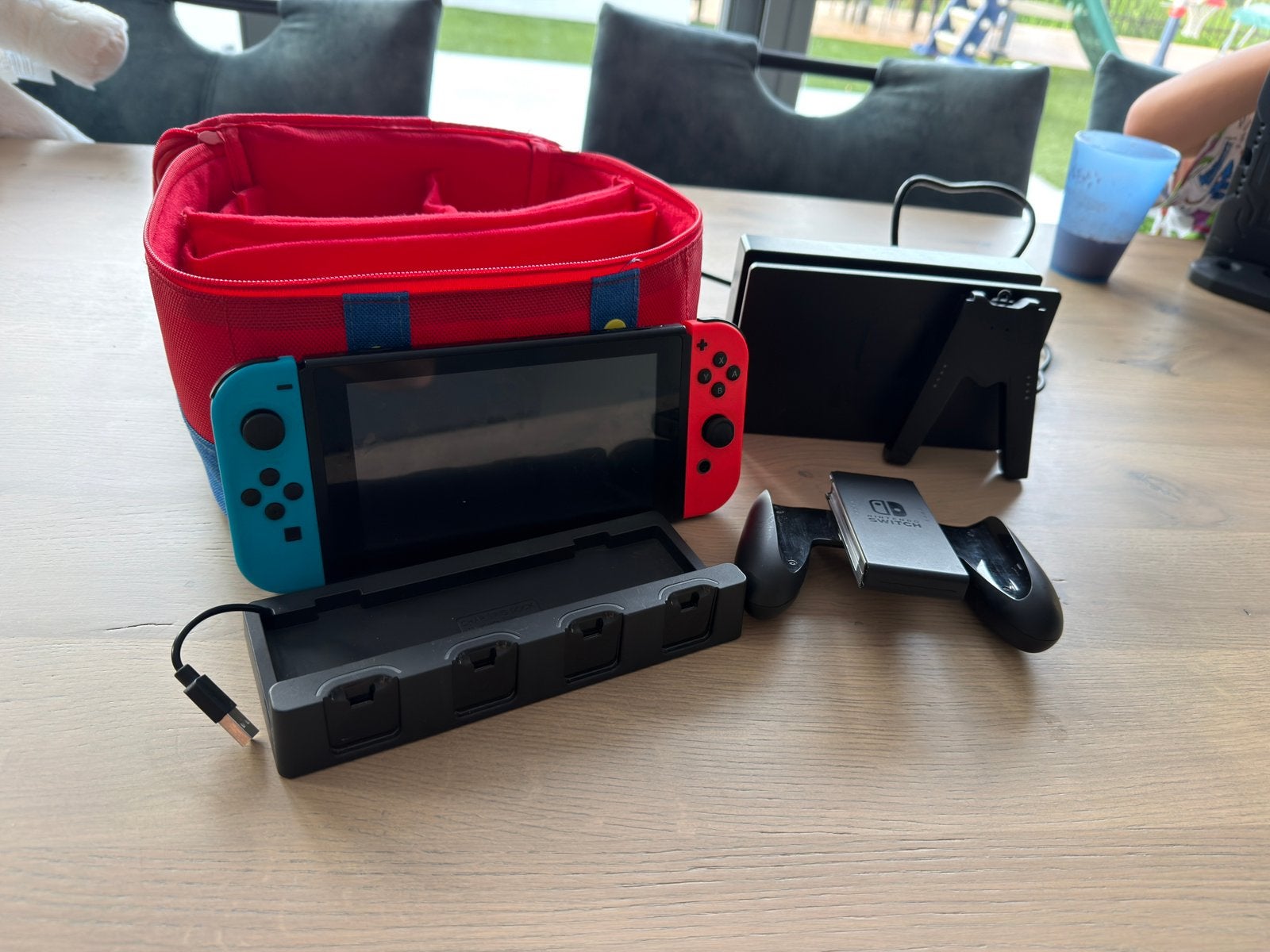 Nintendo Switch compleet pakket Dock Joy-Cons accessoires, Ophalen of Verzenden, Zo goed als nieuw, Met 2 controllers, Switch Original