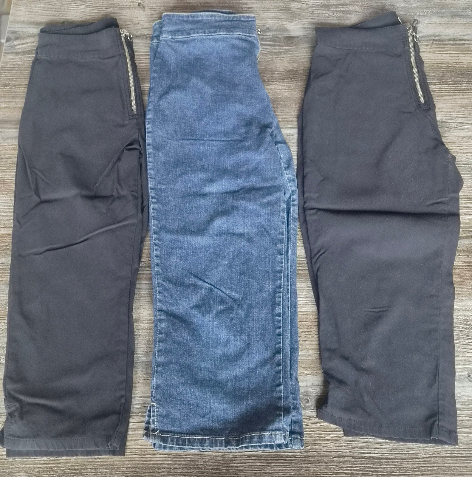 Capribroek 3 stuks. Mt 38-40. Spijkerblauw en zwart., Maat 38/40 (M), Overige kleuren, Ophalen of Verzenden, Zo goed als nieuw