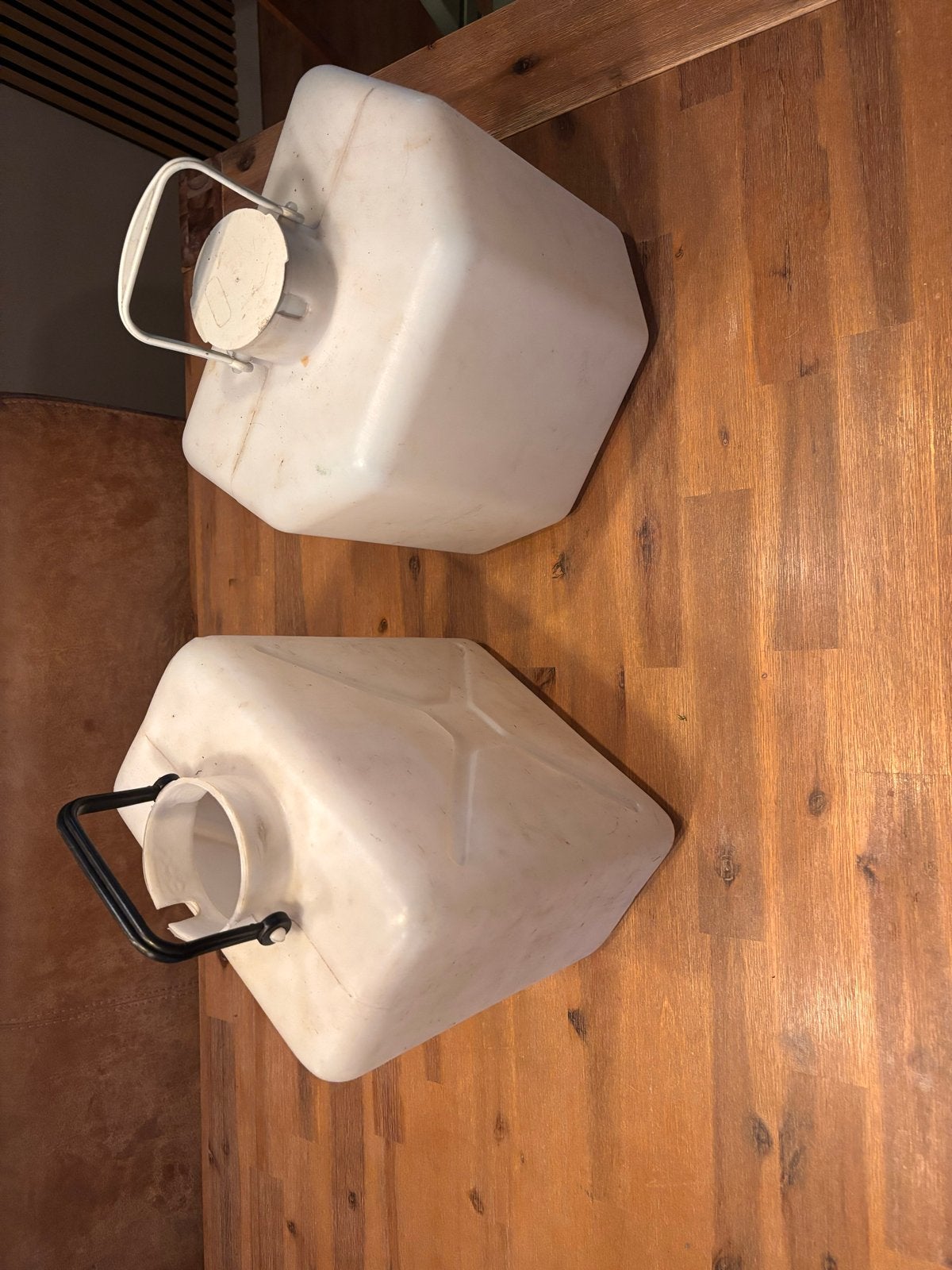 2x watertank 10L voor caravan (1 dop mist), Ophalen, Gebruikt